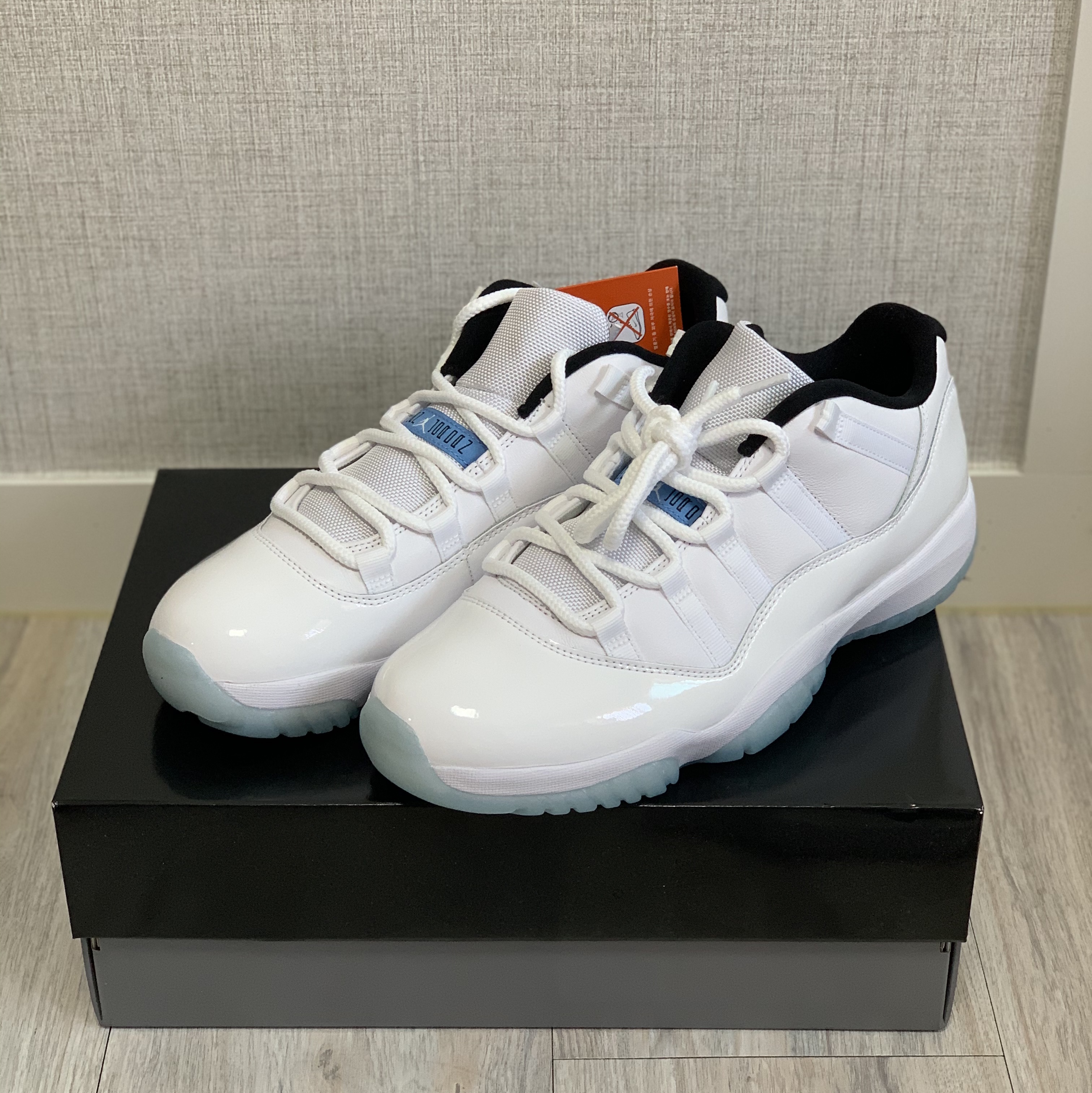Jordan 11 Retro Low Legend Blue 착용 스타일 - 1