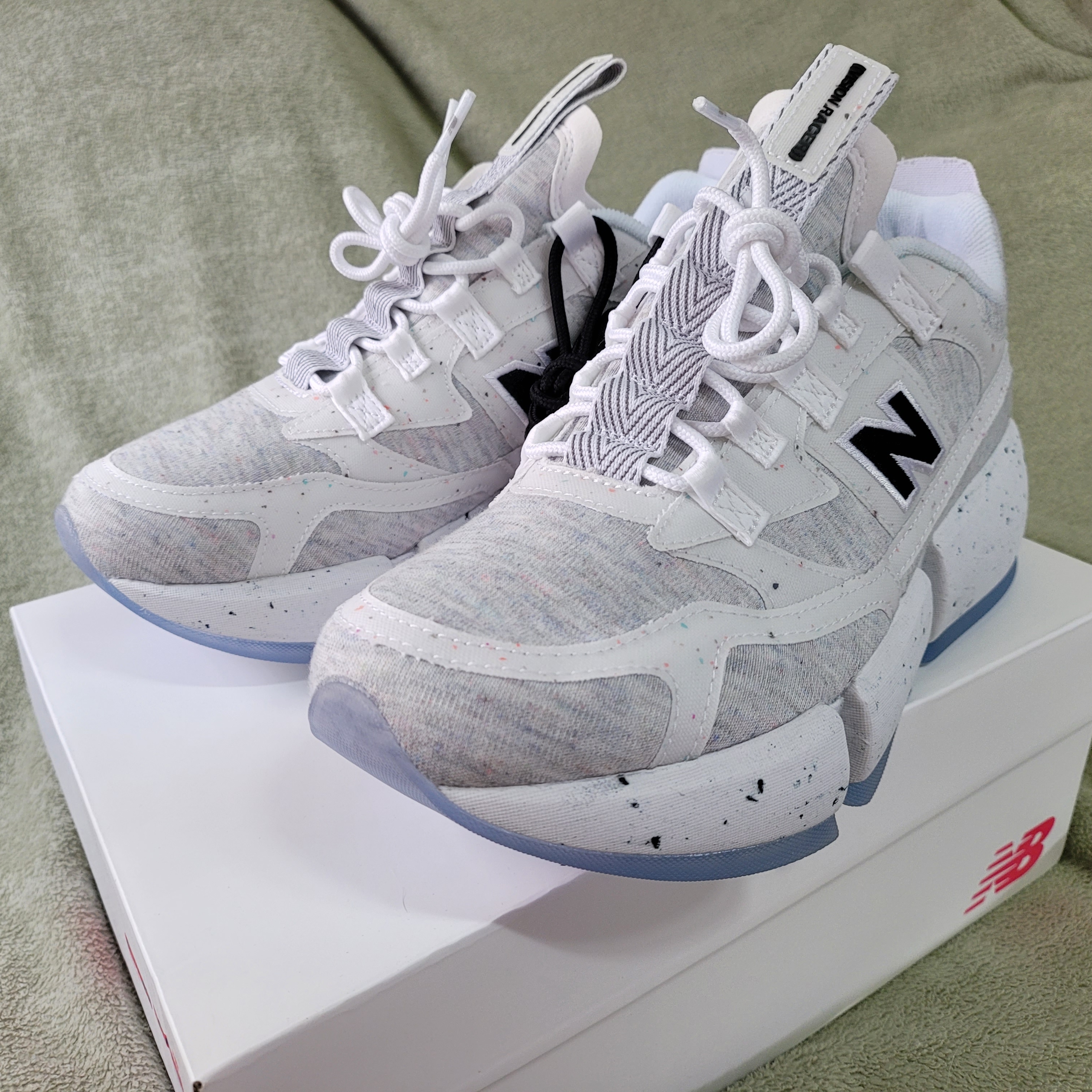 New Balance x Jaden Smith Vision Racer Natural 착용 스타일 - 1
