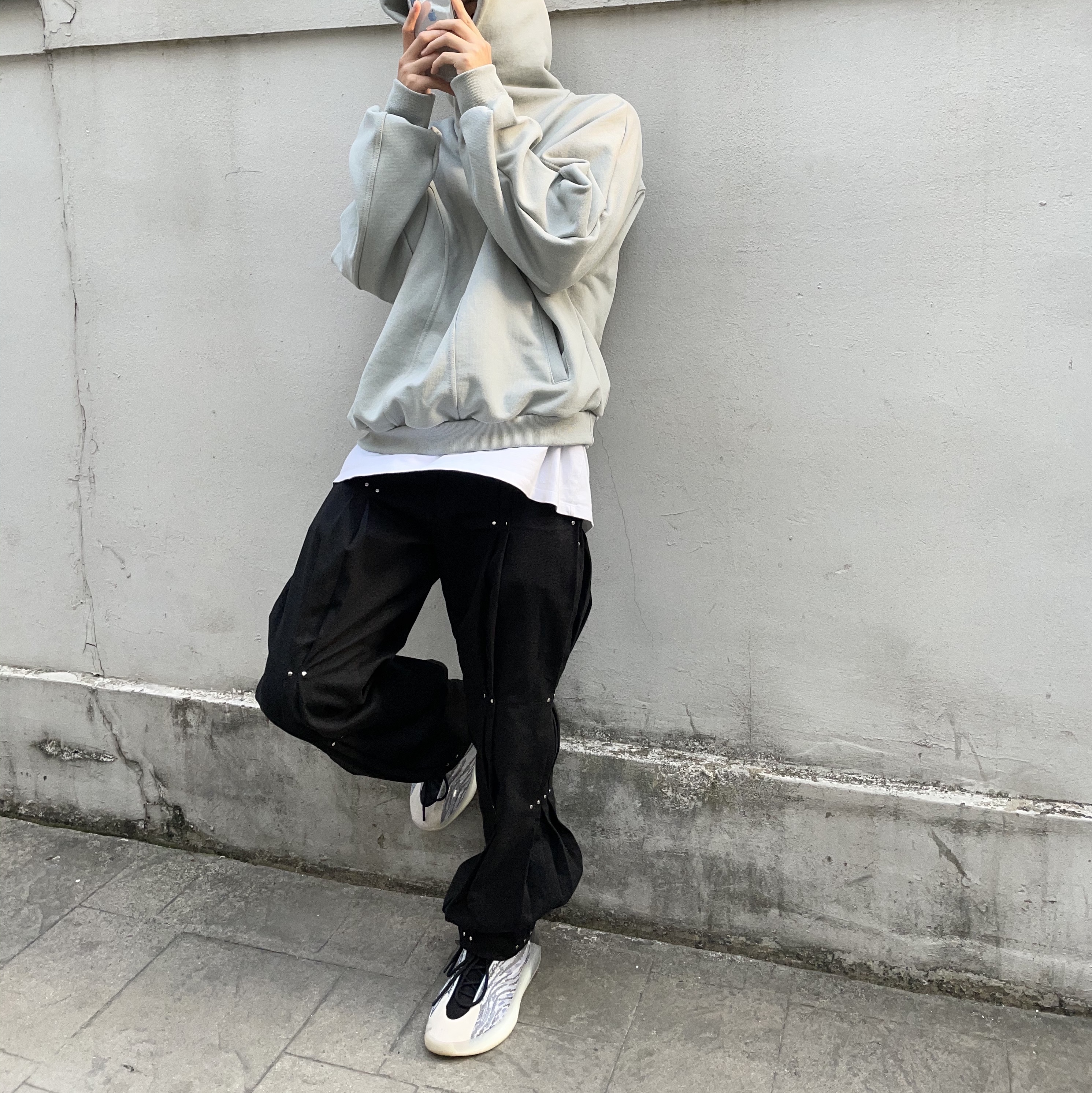 Adidas Yeezy QNTM Lifestyle 착용 스타일 - 1