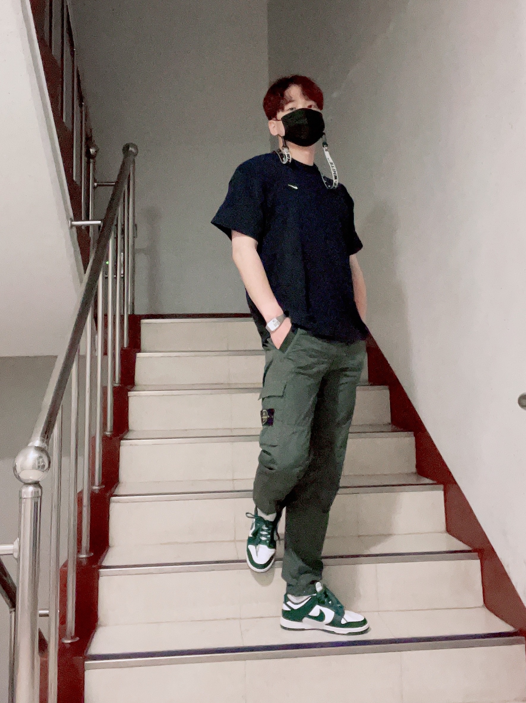 Nike Dunk Low Retro Varsity Green, Nike NRG Solo Swoosh T-Shirt Black - US/EU 착용 스타일