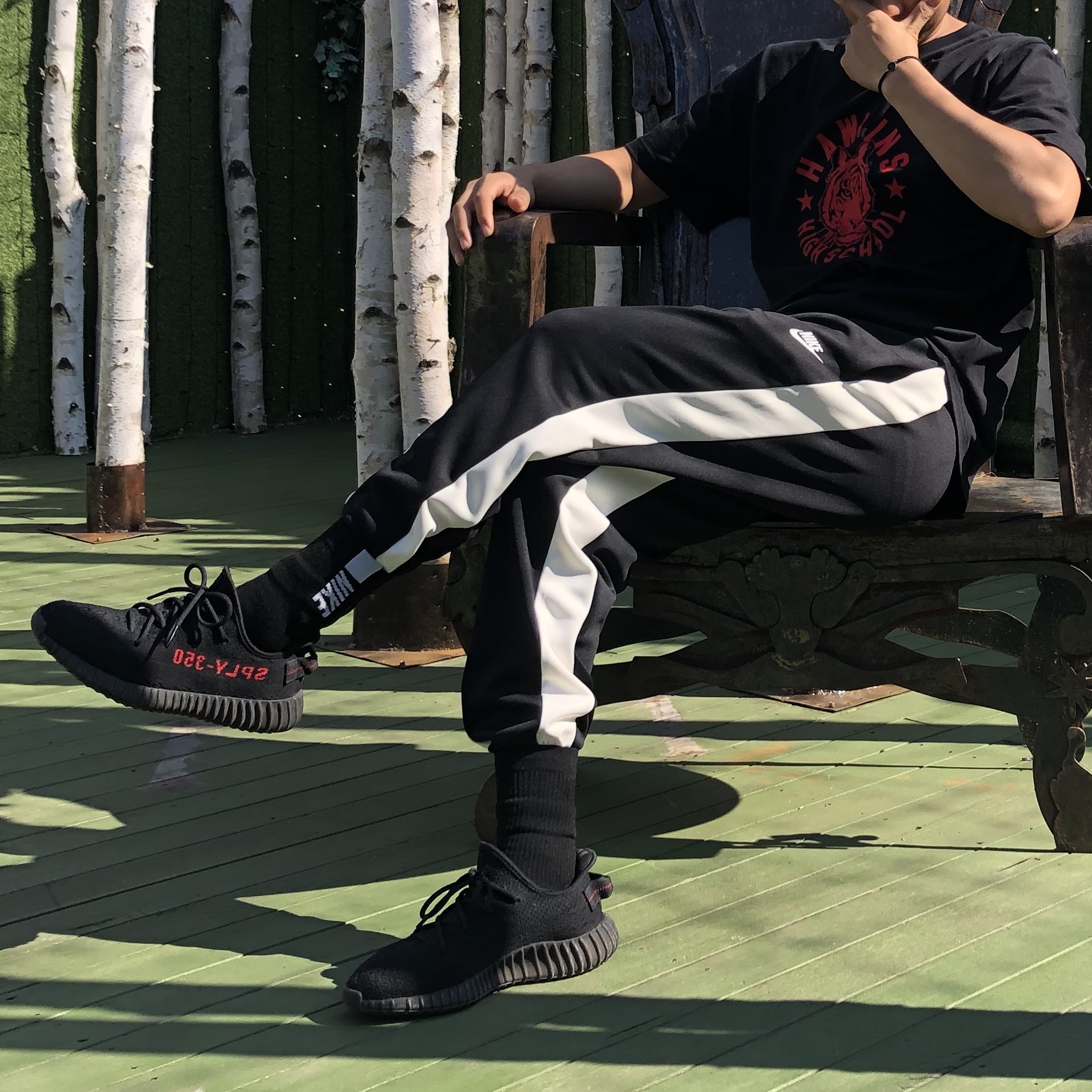 Adidas Yeezy Boost 350 V2 Black Red 2017 착용 스타일