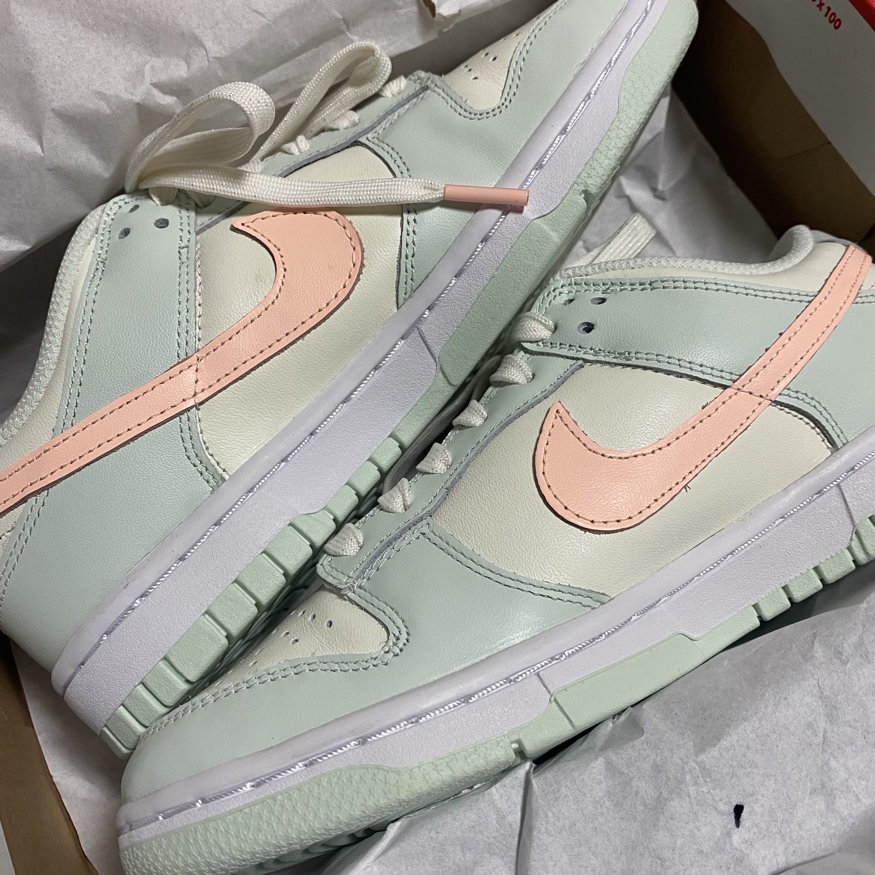 (W) Nike Dunk Low Barely Green 착용 스타일