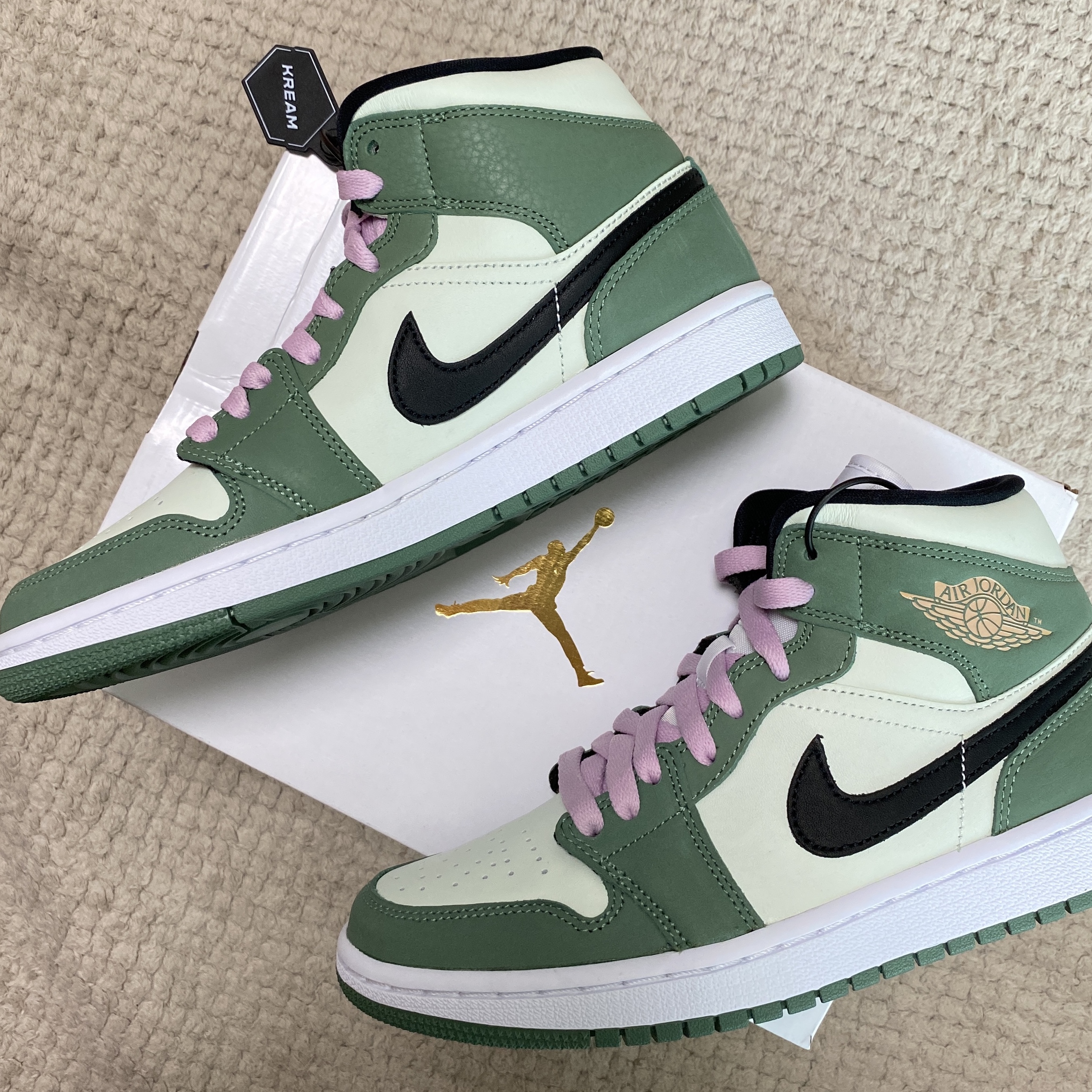(W) Jordan 1 Mid SE Dutch Green 착용 스타일 - 1