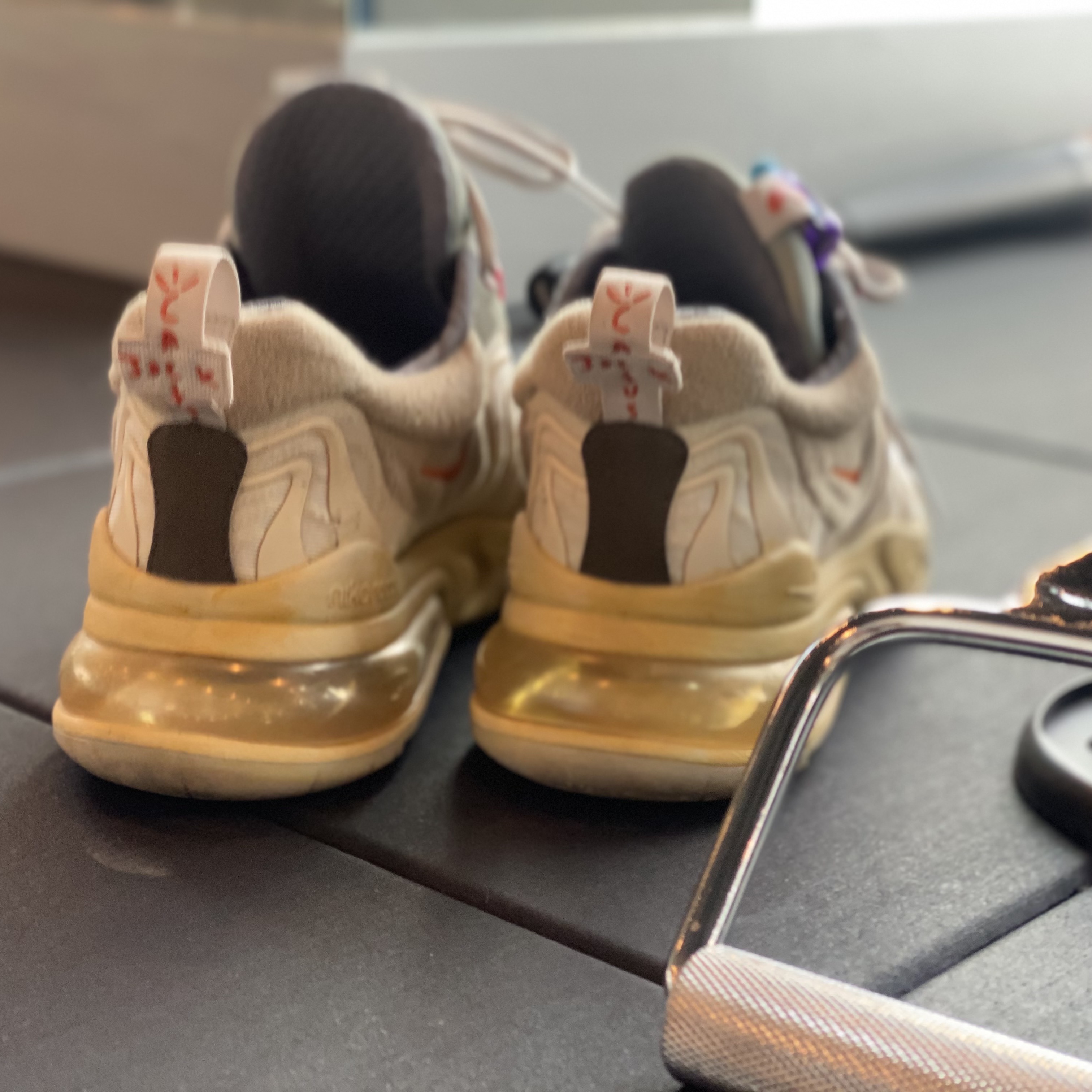 Nike x Travis Scott Air Max 270 React Cactus Trails 착용 스타일