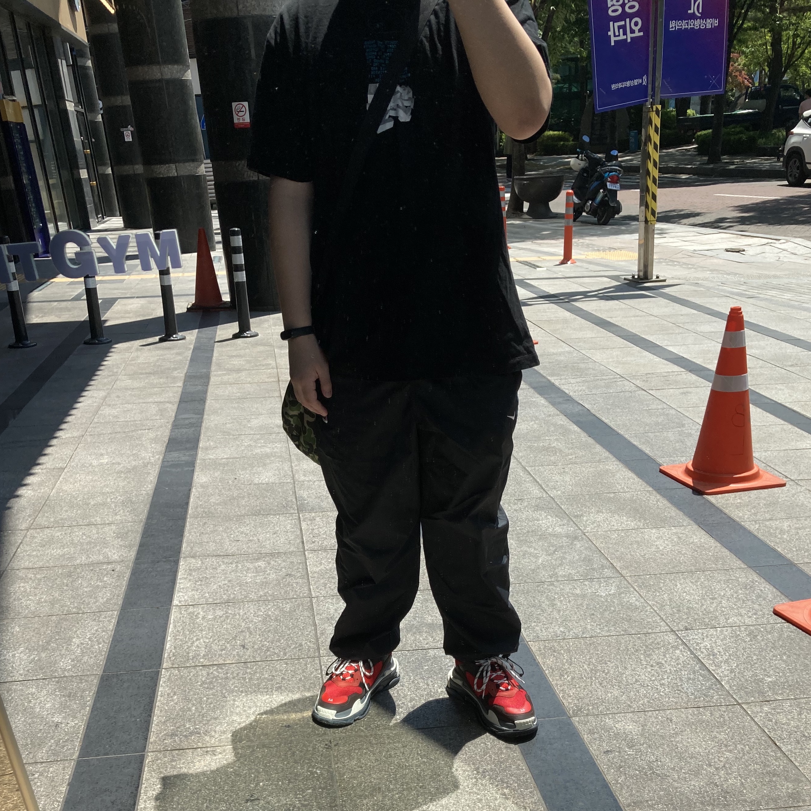 Balenciaga Triple S Red Black 2018, Nike x Skepta M NRG Track Pants Black 착용 스타일