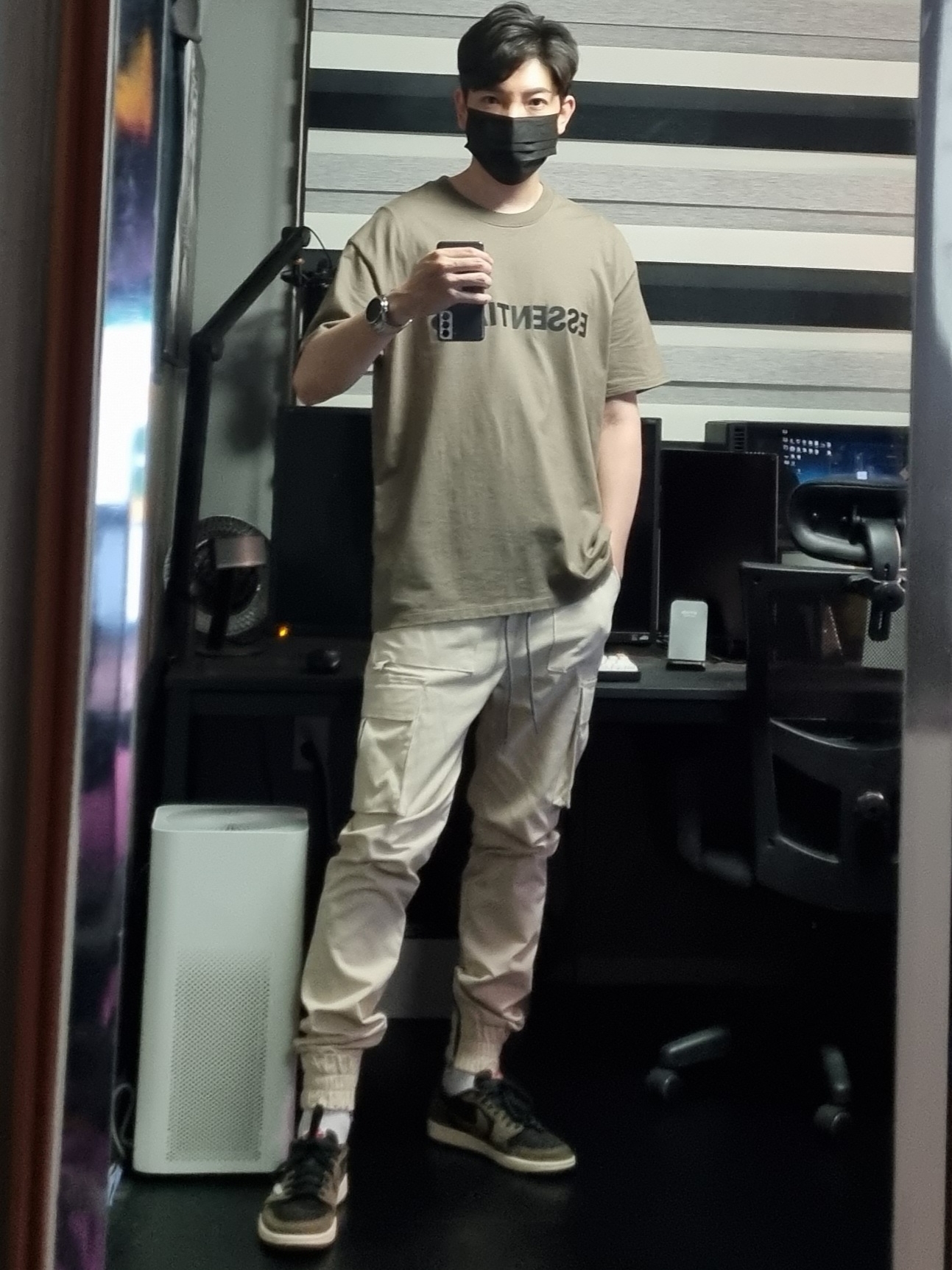 Essentials 3D Silicon Applique Boxy T-Shirt Taupe - 20FW, Jordan 1 x Travis Scott Retro Low OG SP Mocha 착용 스타일 - 1
