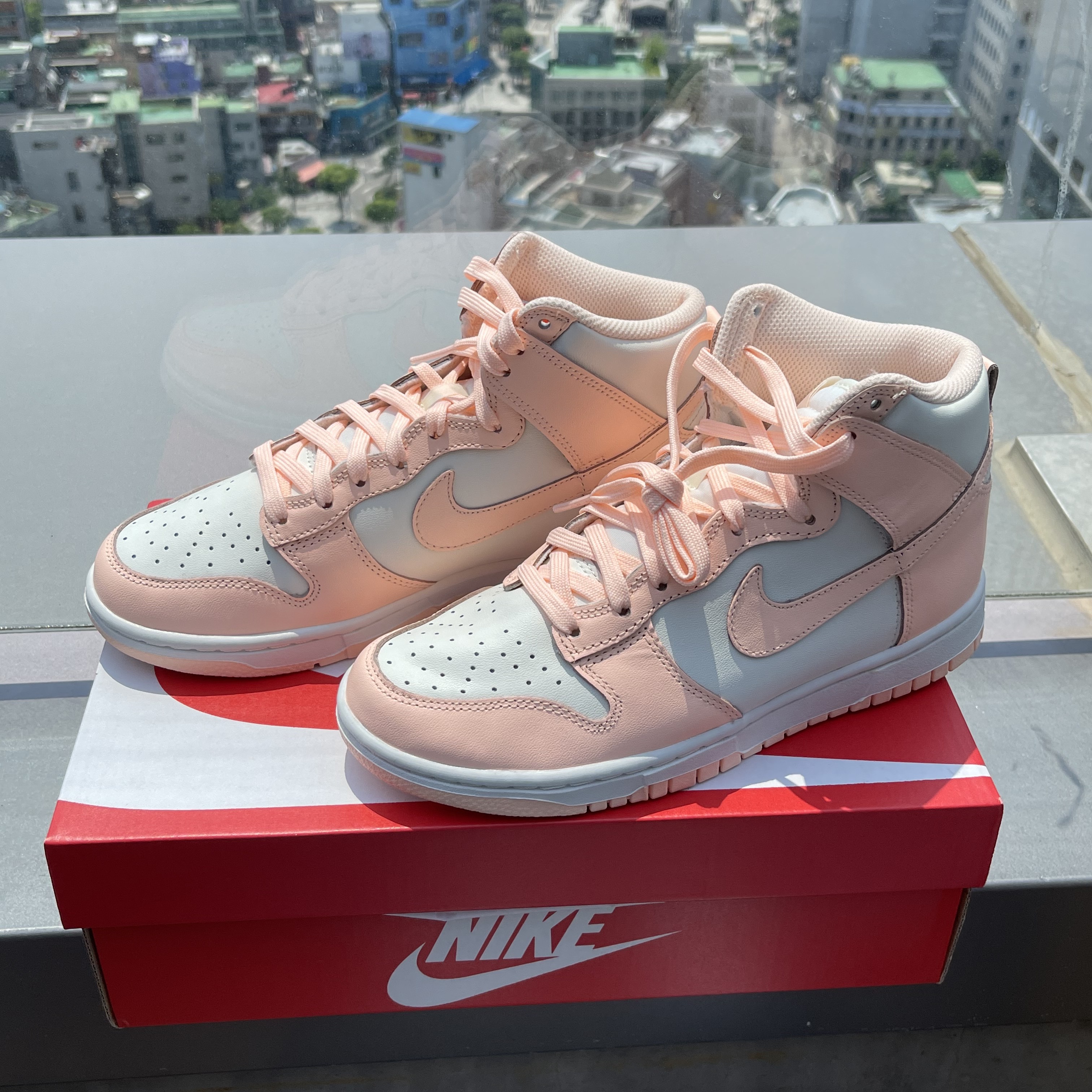 (W) Nike Dunk High Crimson Tint 착용 스타일