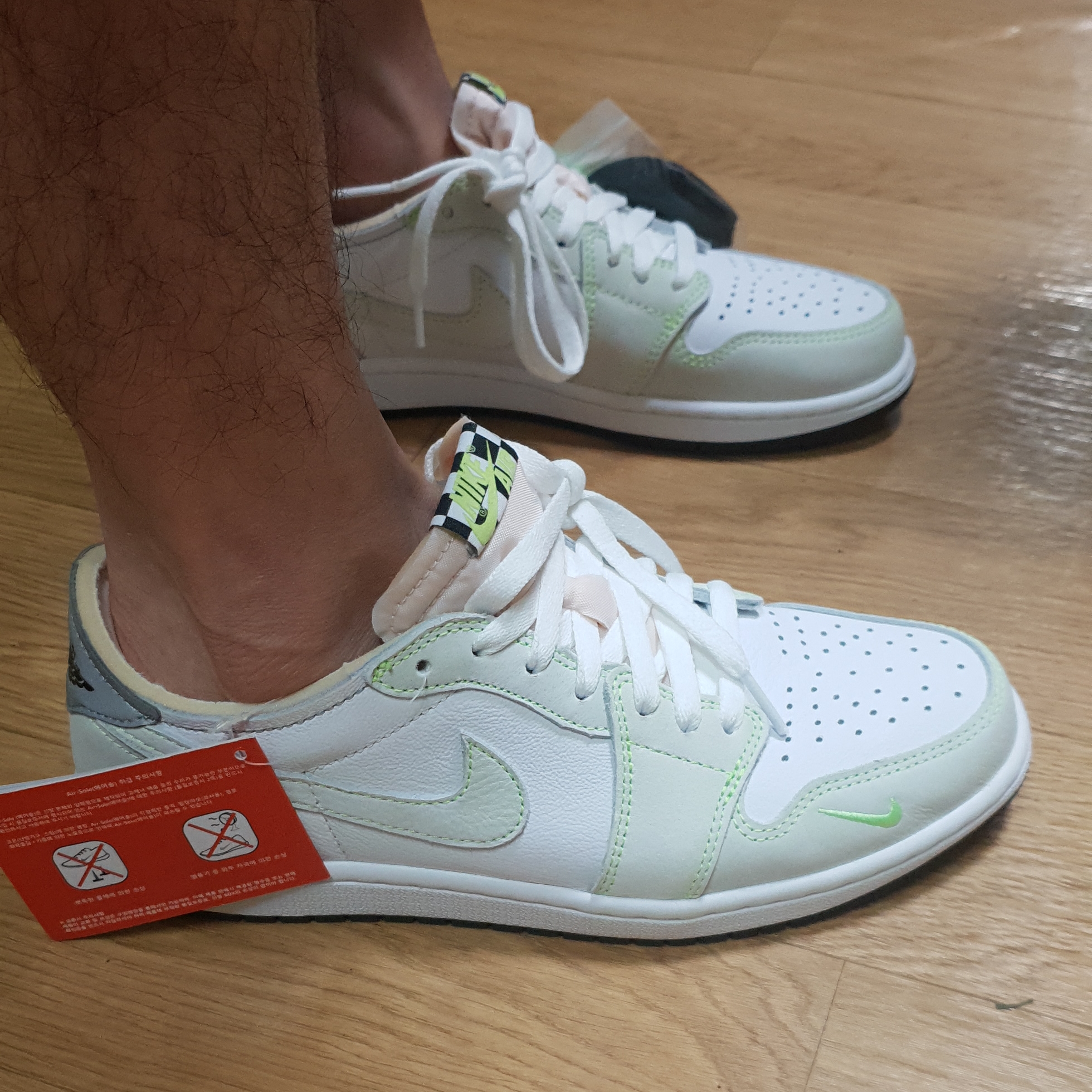 Jordan 1 Low OG Ghost Green 착용 스타일