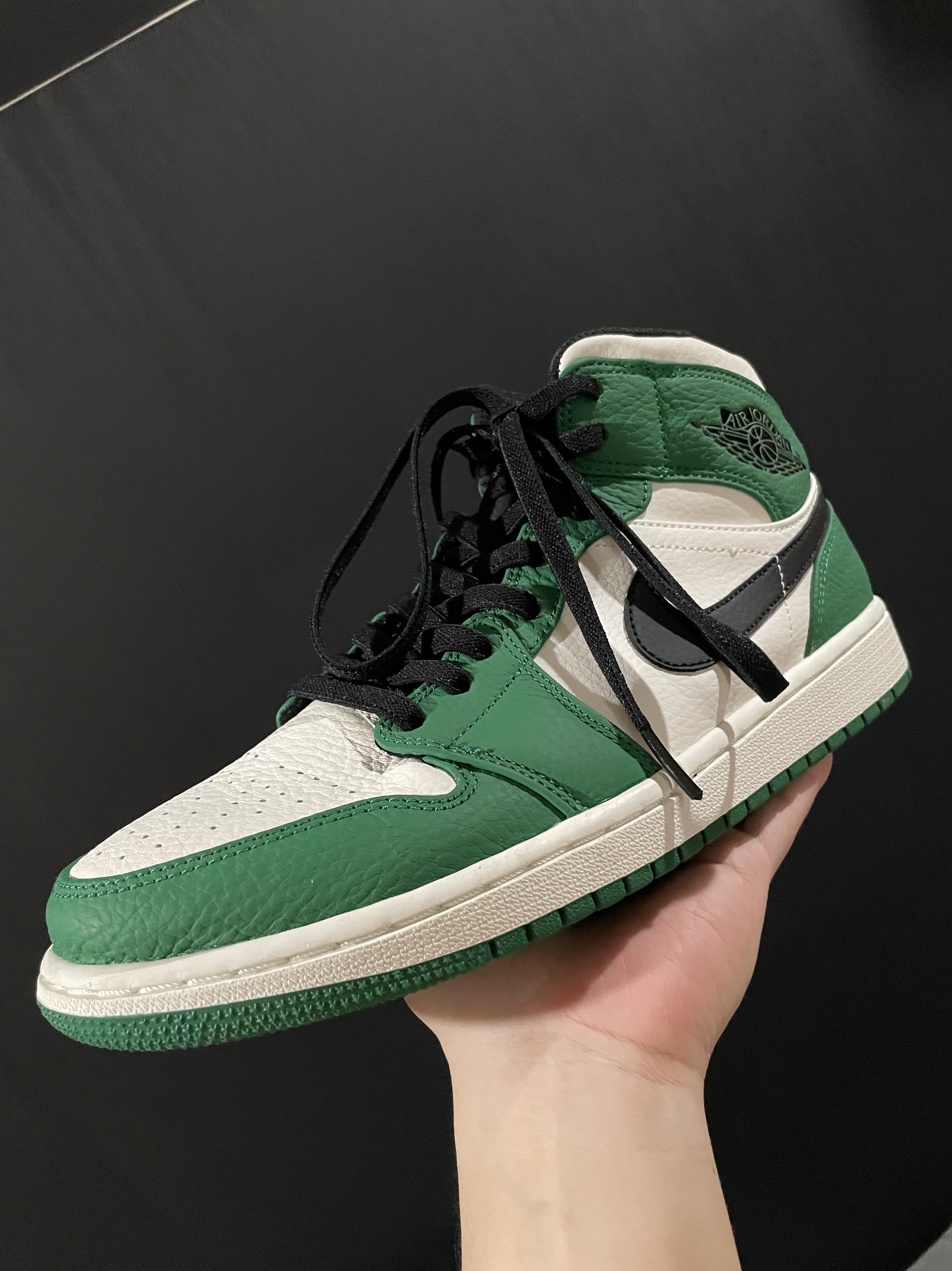 Jordan 1 Mid Pine Green 착용 스타일 - 2