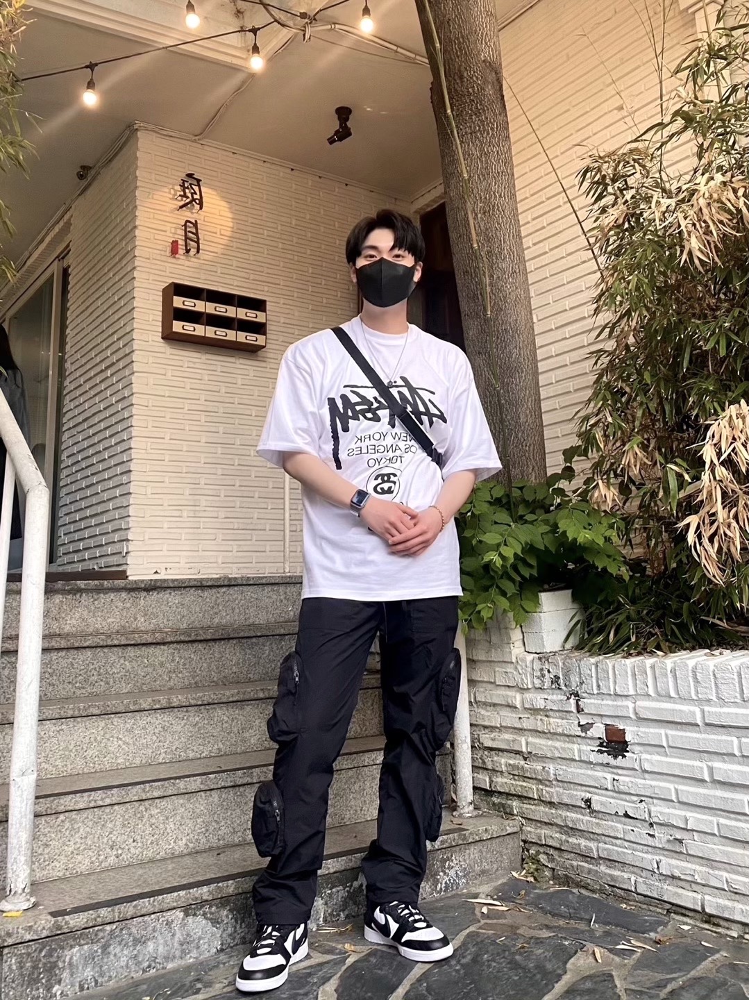 Nike x Ambush Dunk High Black, Stussy World Tour T-Shirt White 착용 스타일