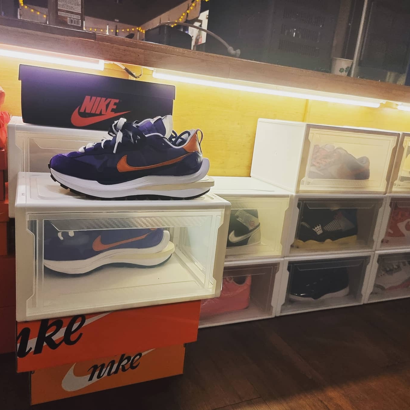 Nike x Sacai VaporWaffle Dark Iris 착용 스타일 - 1