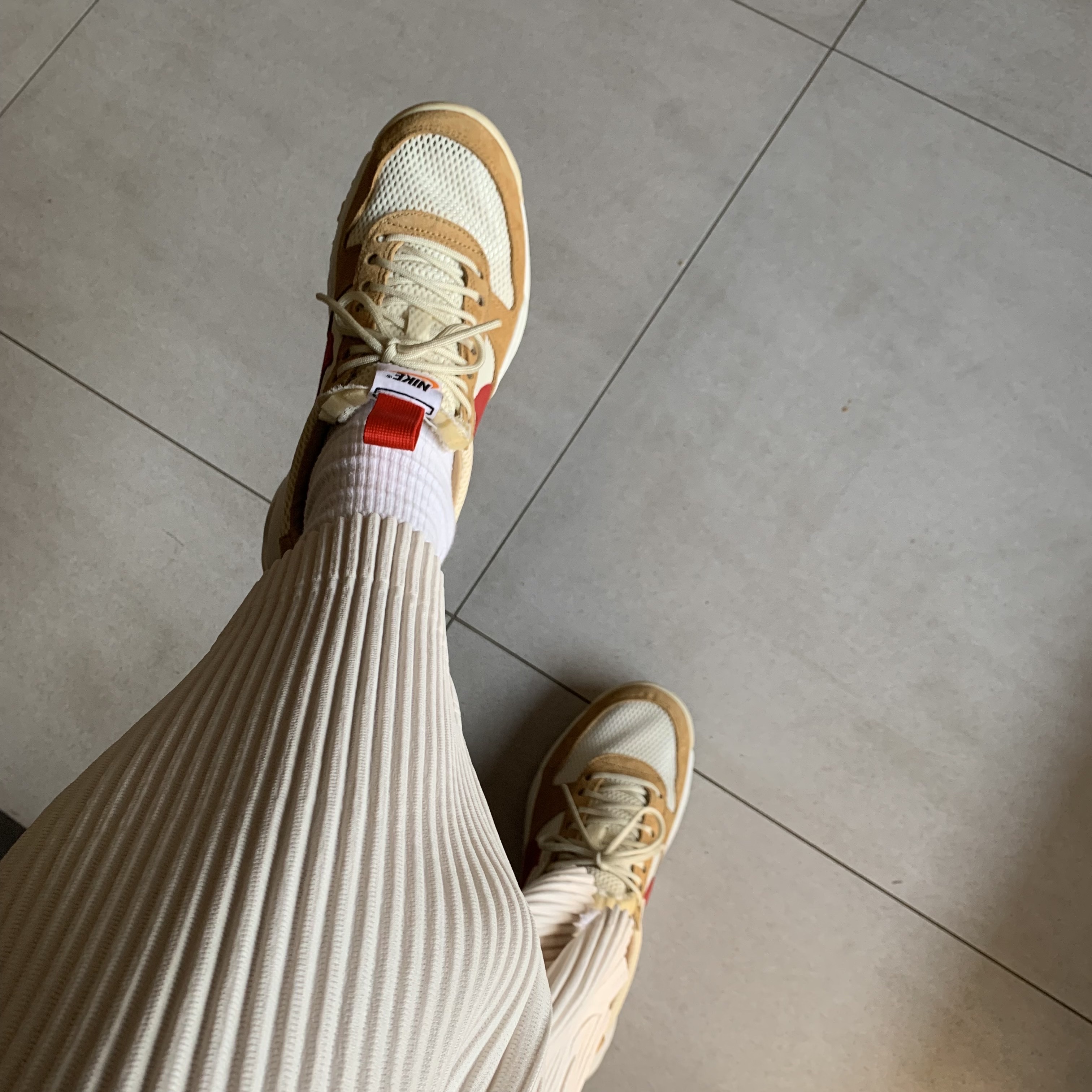 Nike x Tom Sachs Mars Yard Shoe 2.0 Space Camp 착용 스타일 - 2
