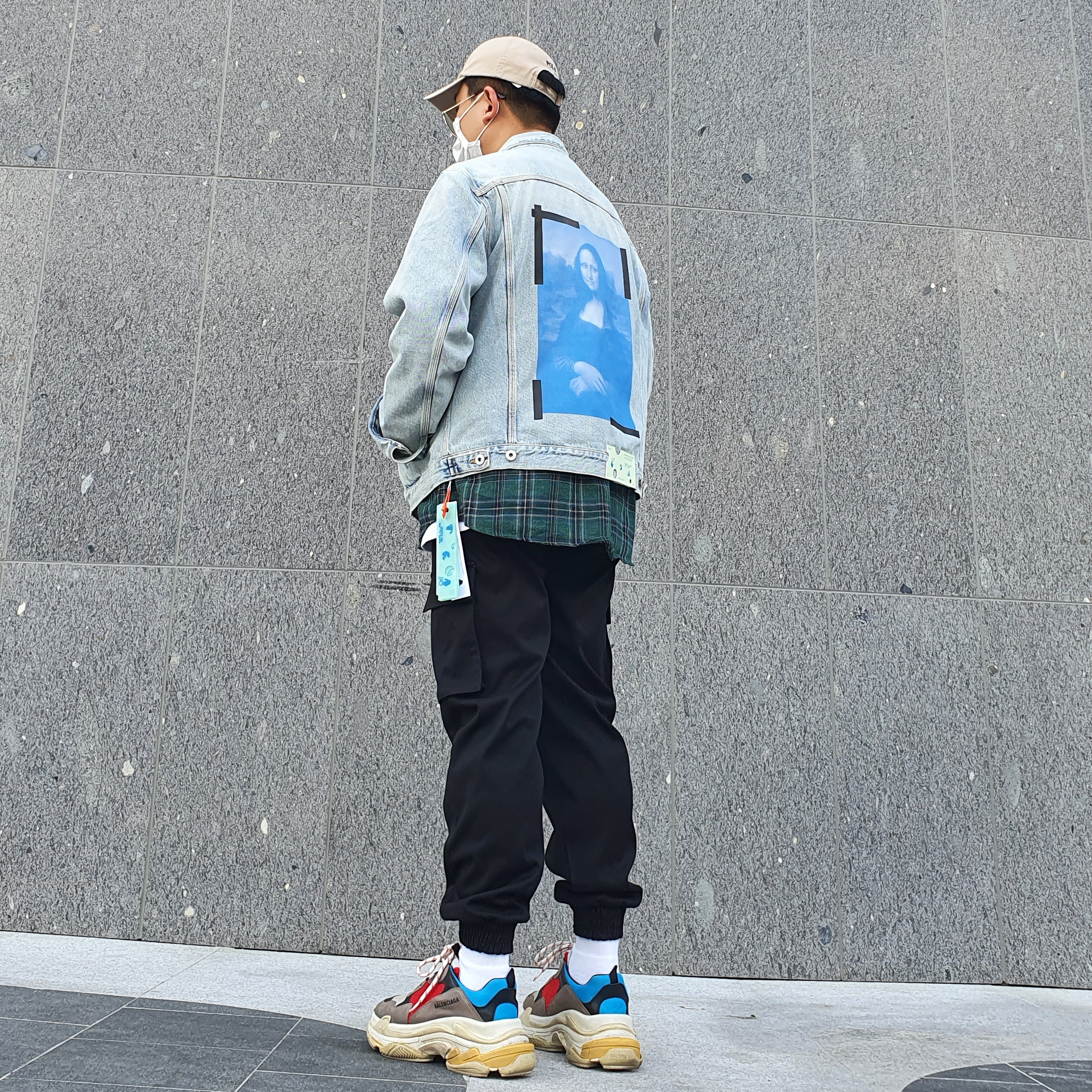 Balenciaga Triple S Grey Red Blue 2018 Reissue 착용 스타일 - 2