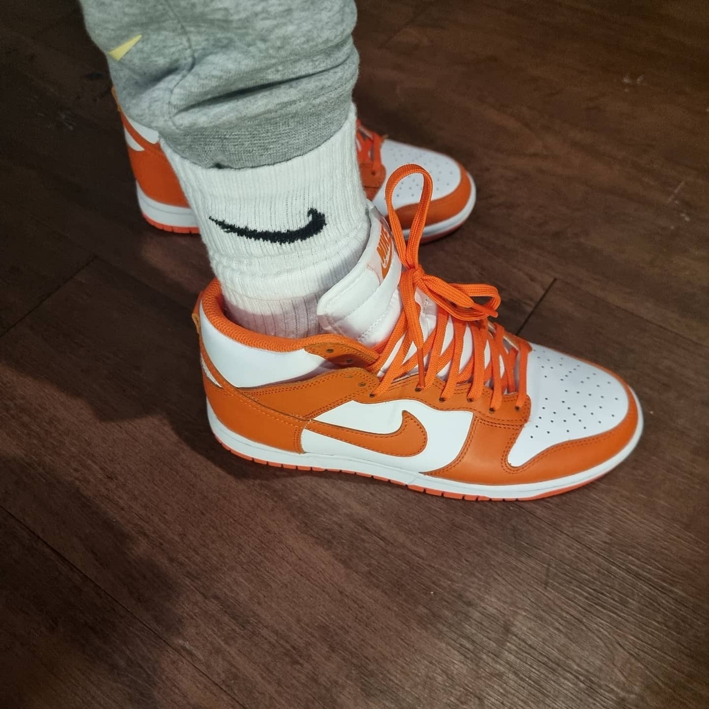 Nike Dunk High Retro Orange Blaze 착용 스타일