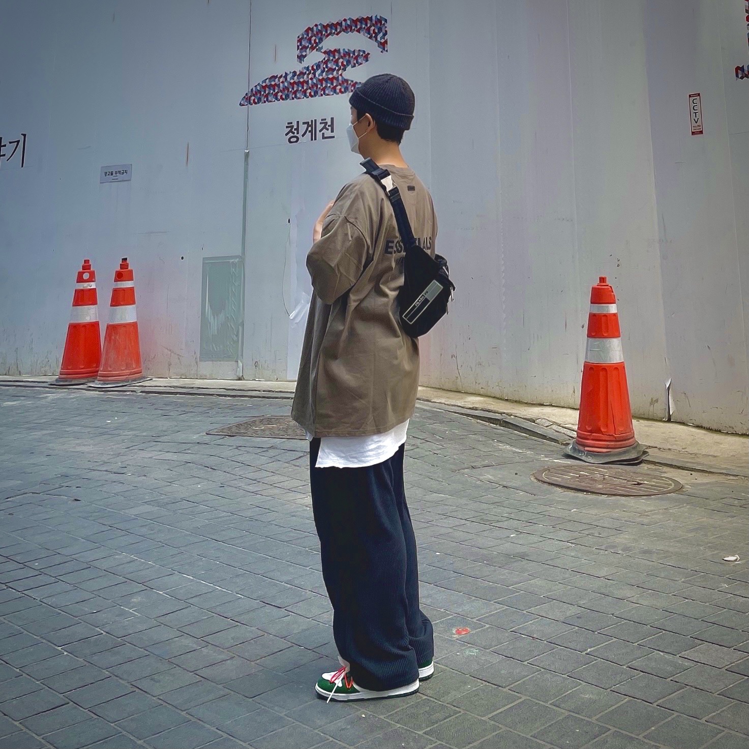 Nike x Off-White Dunk Low Pine Green, Essentials T-Shirt Taupe - 21SS 착용 스타일