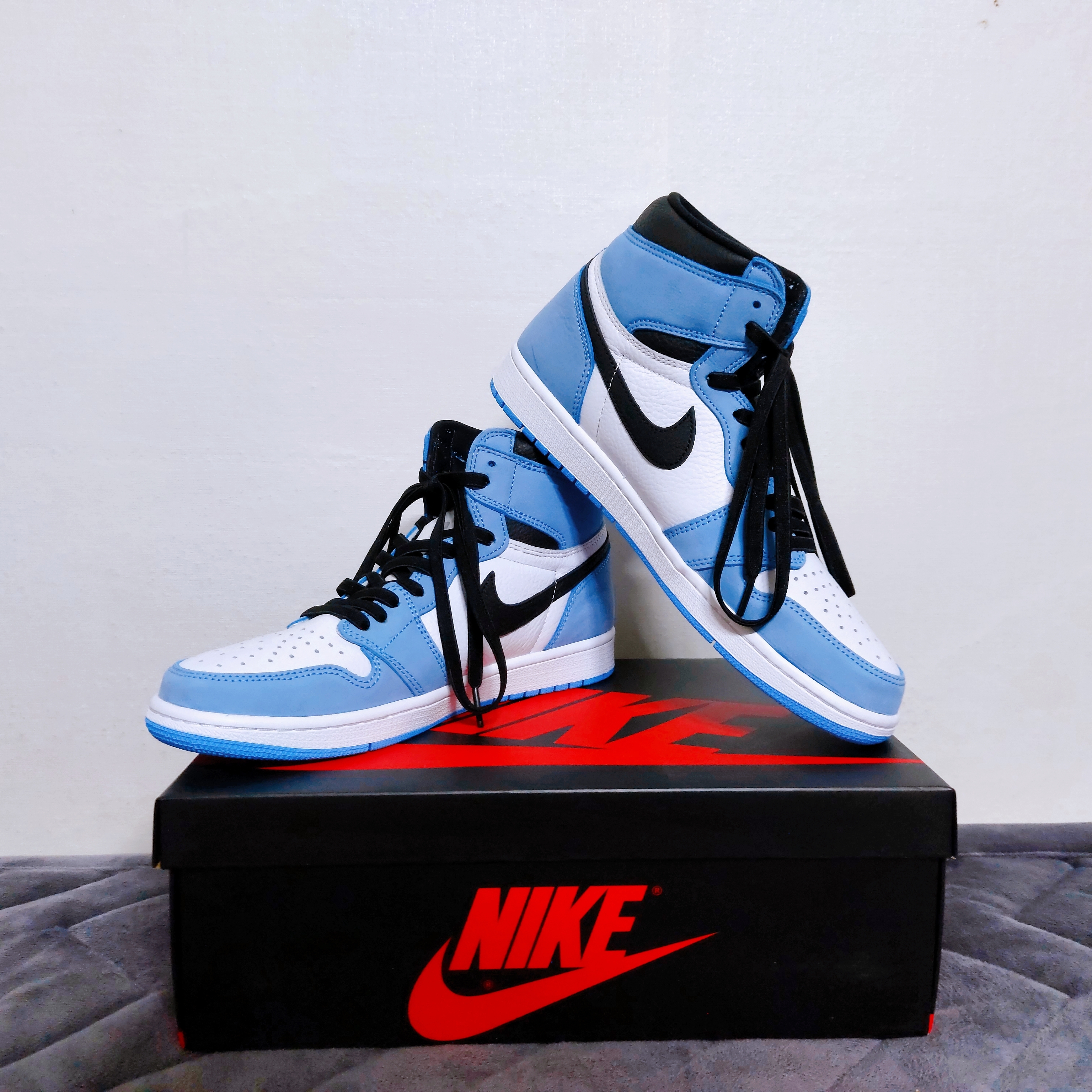 Jordan 1 Retro High OG University Blue 착용 스타일