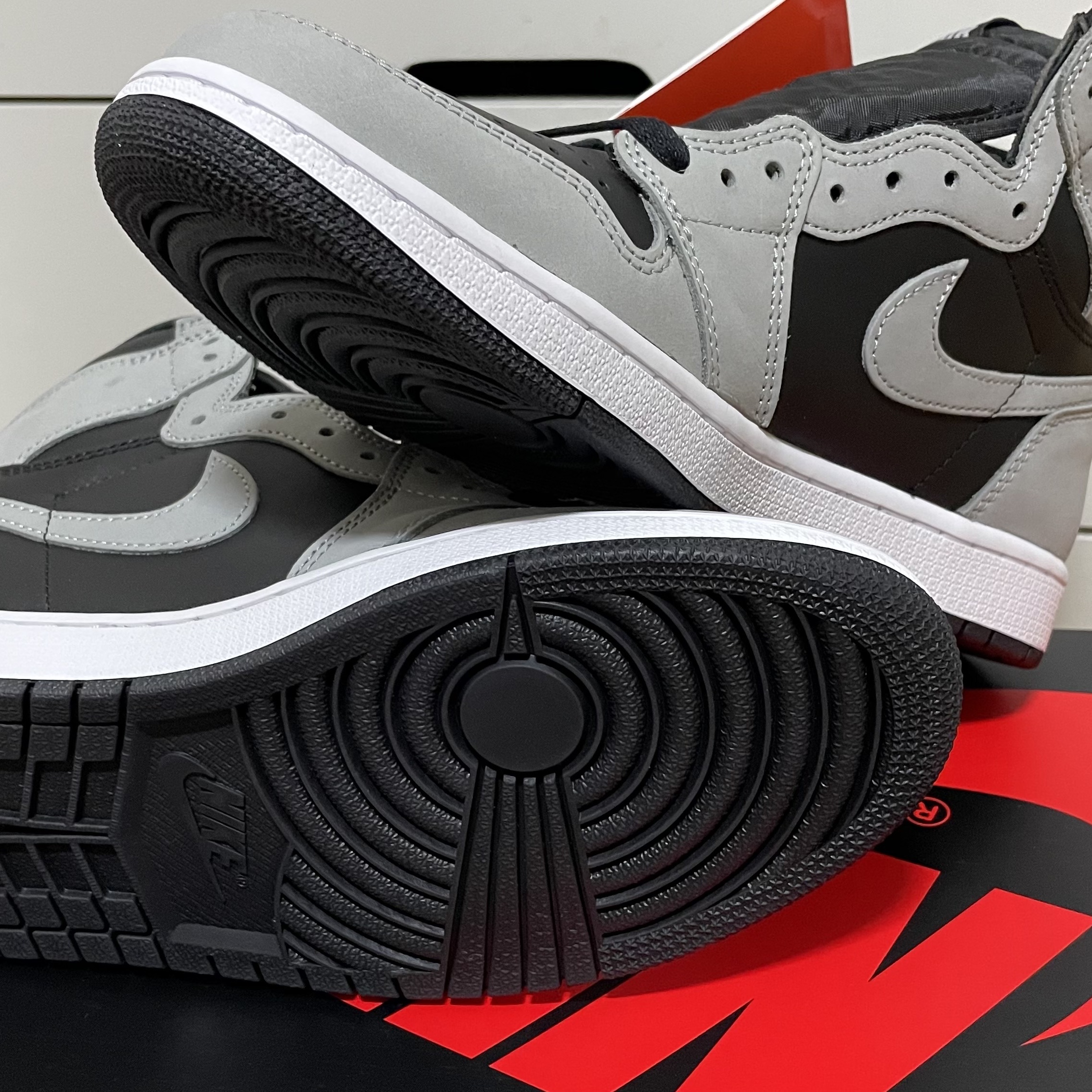 Jordan 1 Mid White Shadow 착용 스타일 - 5