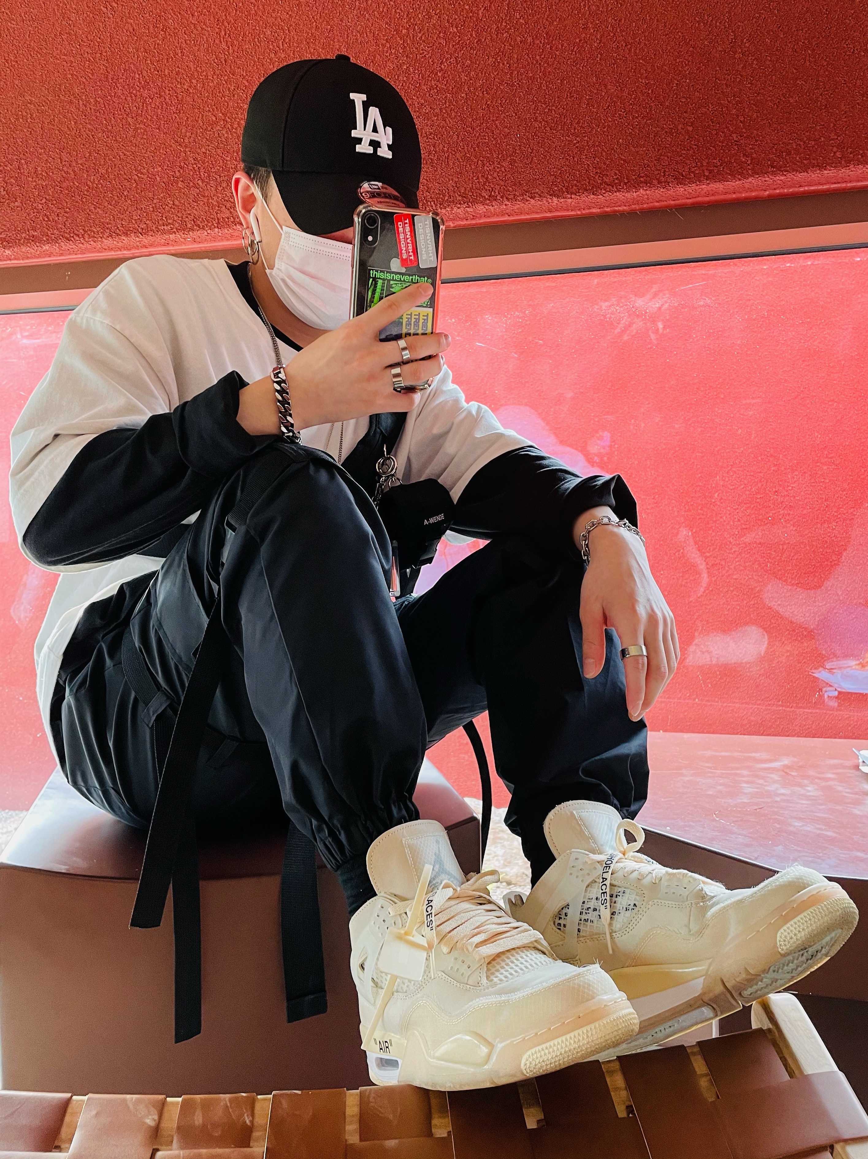 (W) Jordan 4 x Off-White Retro SP Sail 착용 스타일