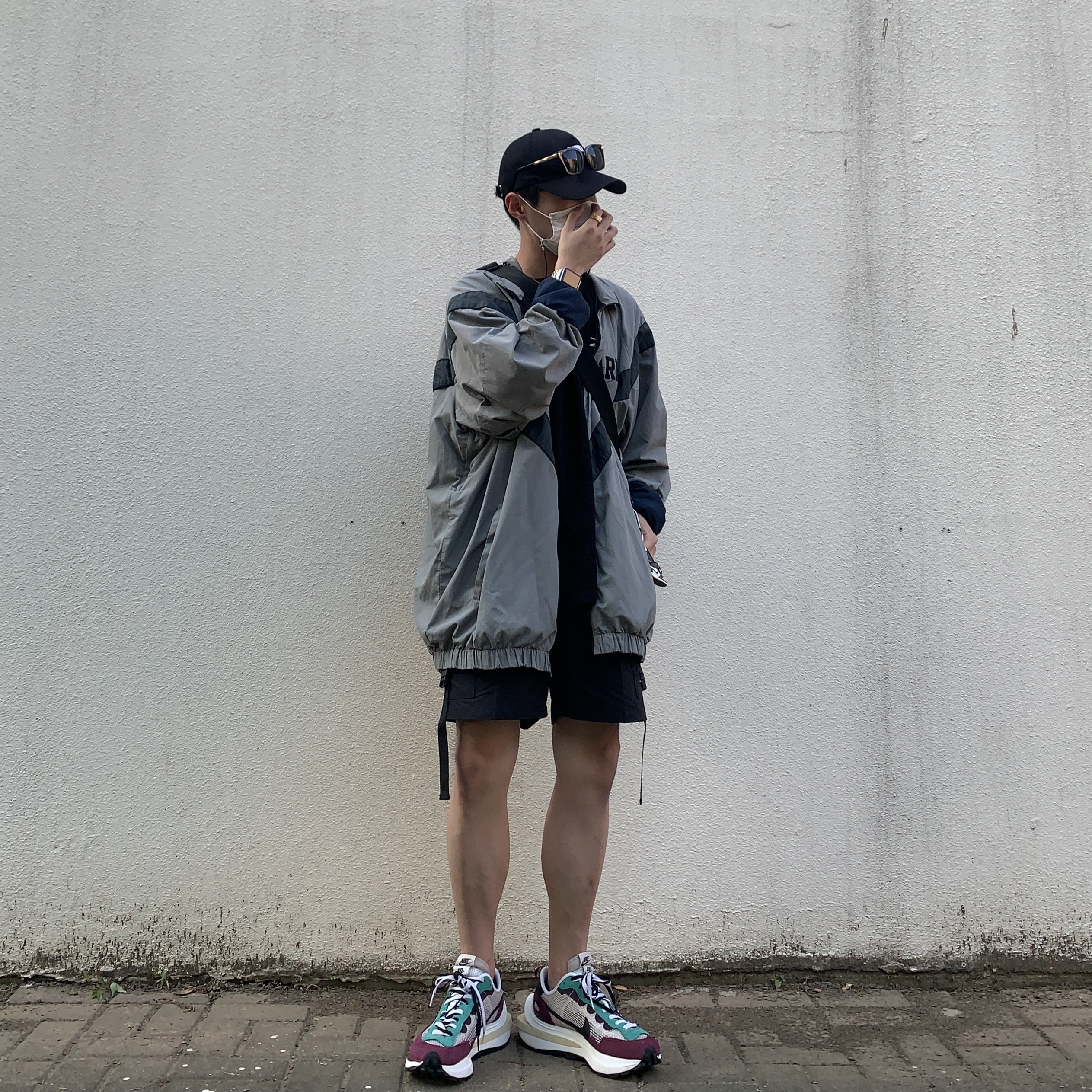 Nike x Sacai VaporWaffle String & Black Villain Red 착용 스타일