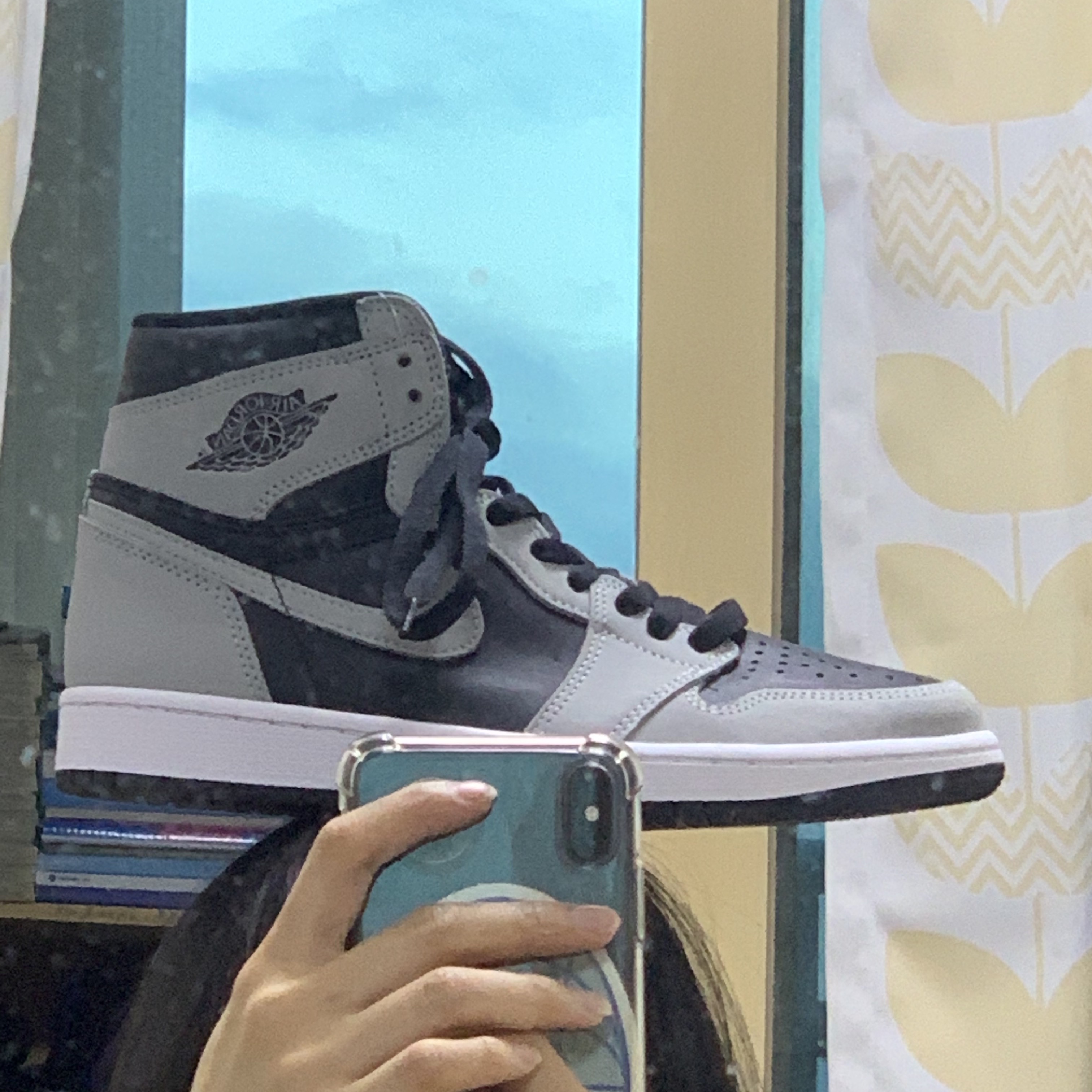 (GS) Jordan 1 Retro High OG Shadow 2.0, Jordan 1 Retro High OG Shadow 2.0 착용 스타일 - 1