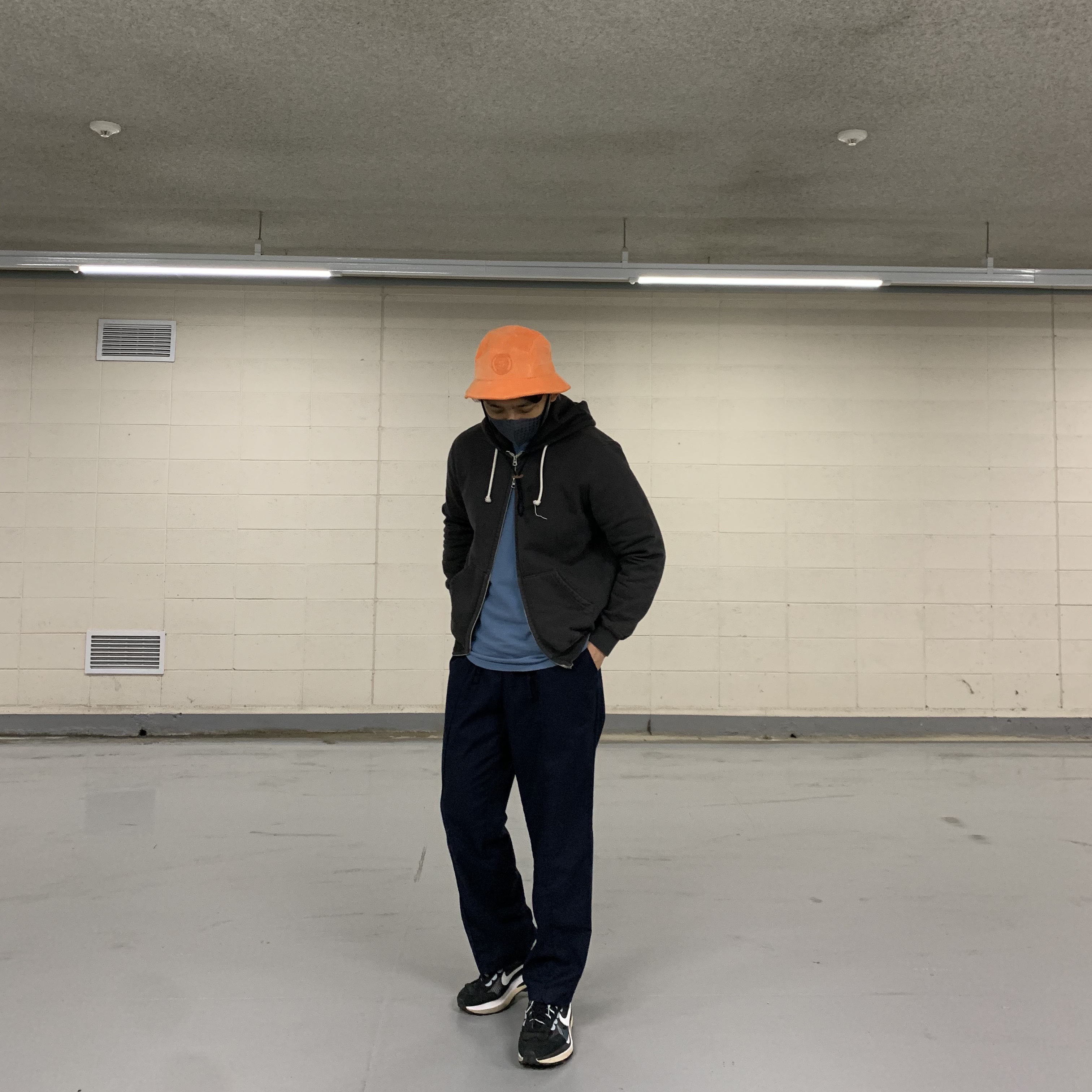 Supreme x Stone Island Corduroy Crusher Orange - 20FW, Nike x Sacai VaporWaffle Black White 착용 스타일
