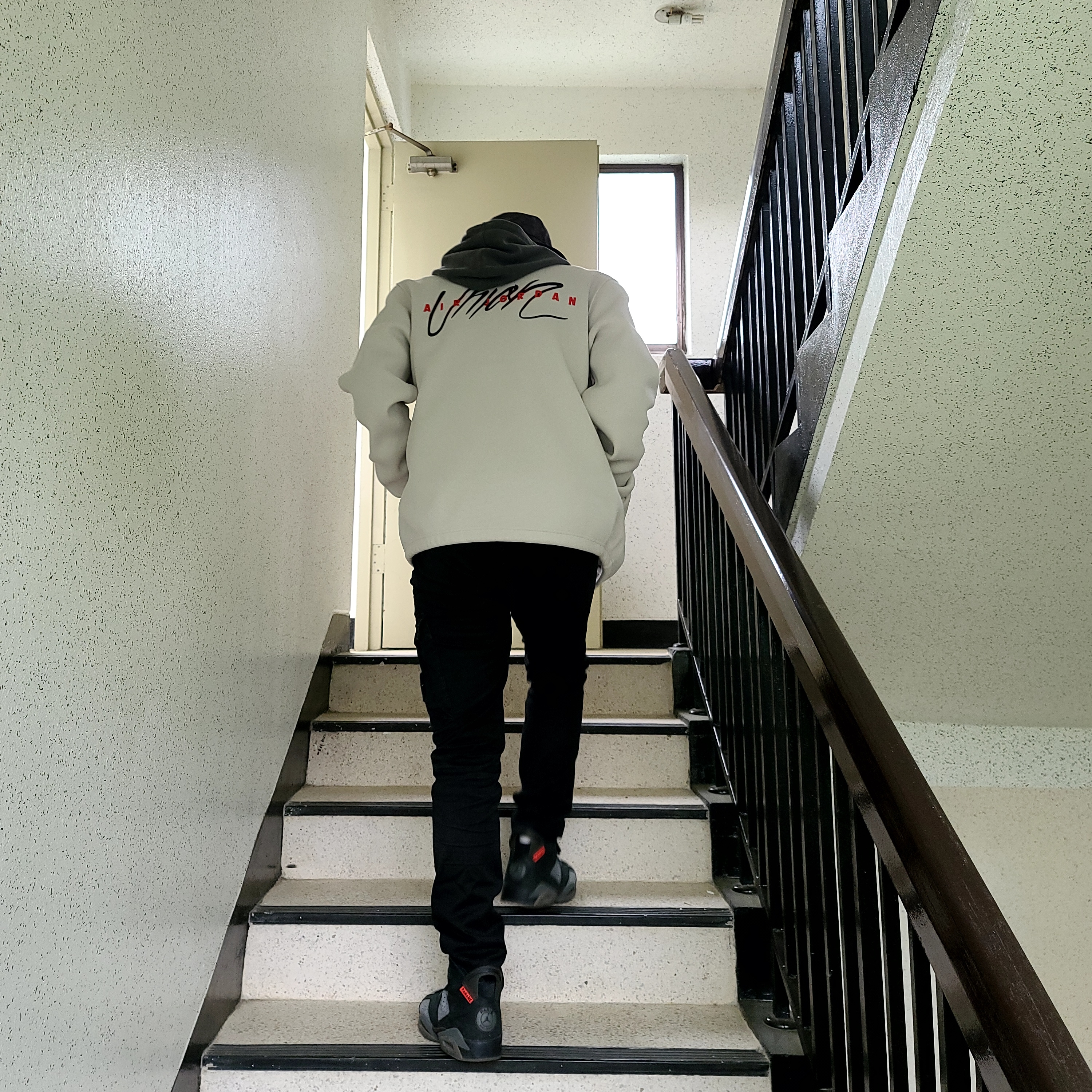 Jordan x Union Coaches Jacket Bone, Jordan 6 x Paris Saint-Germain Retro Iron Grey 착용 스타일