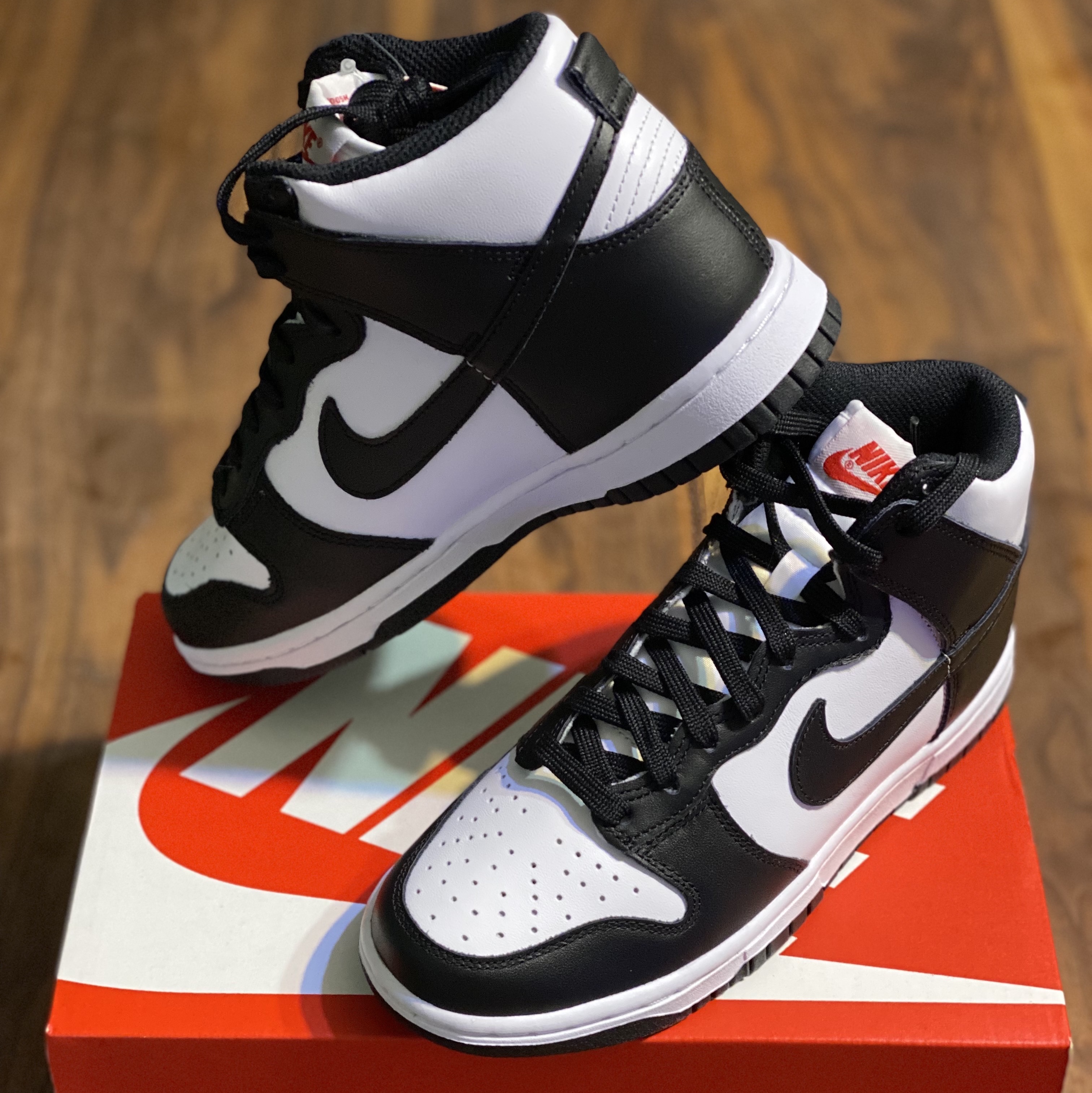 (W) Nike Dunk High Black and White 착용 스타일 - 2