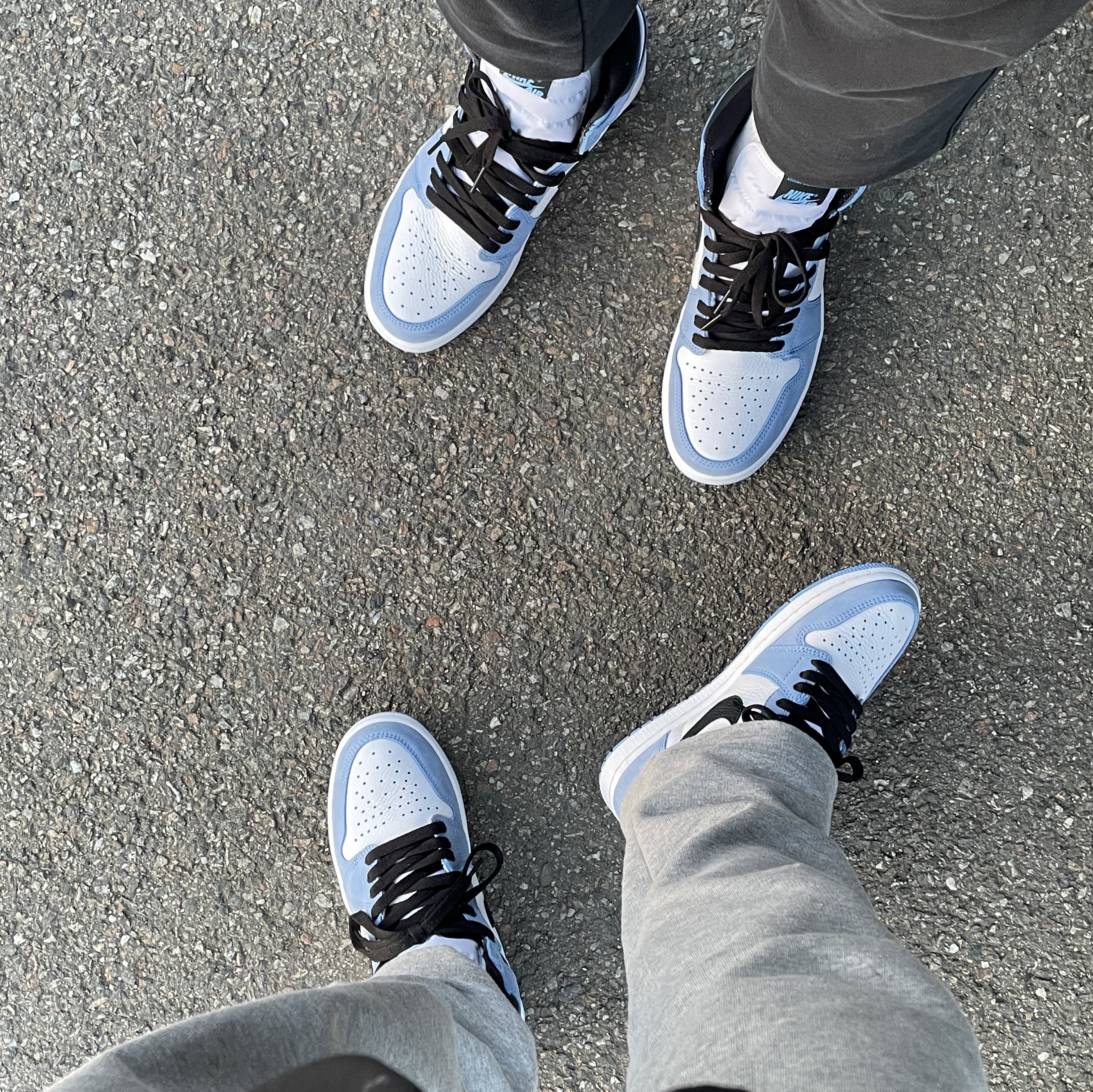 Jordan 1 Retro High OG University Blue 착용 스타일 - 1