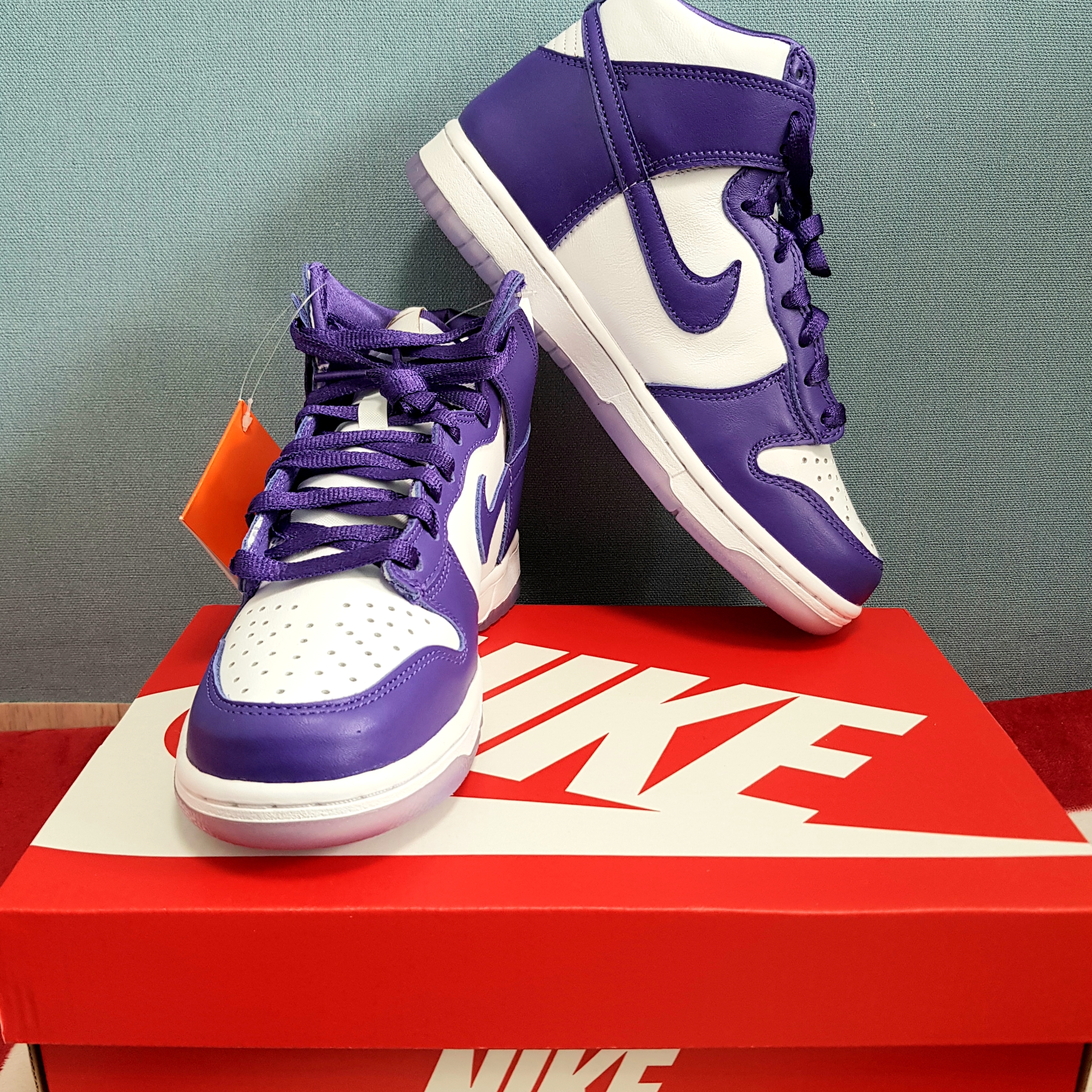 Nike Dunk High SP Varsity Maize, (W) Nike Dunk High SP Varsity Purple 착용 스타일 - 4