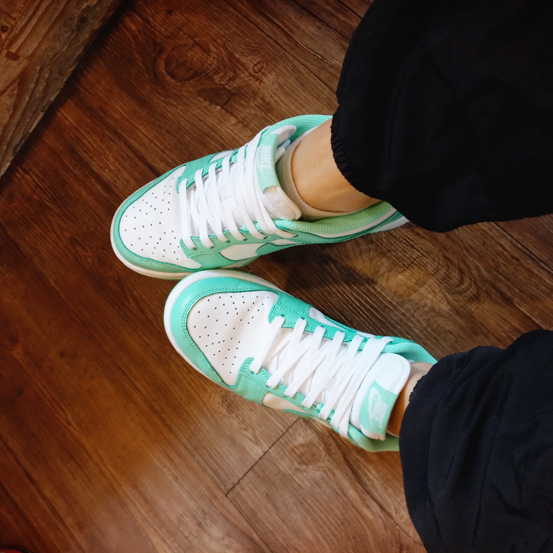 (W) Nike Dunk Low Green Glow 착용 스타일