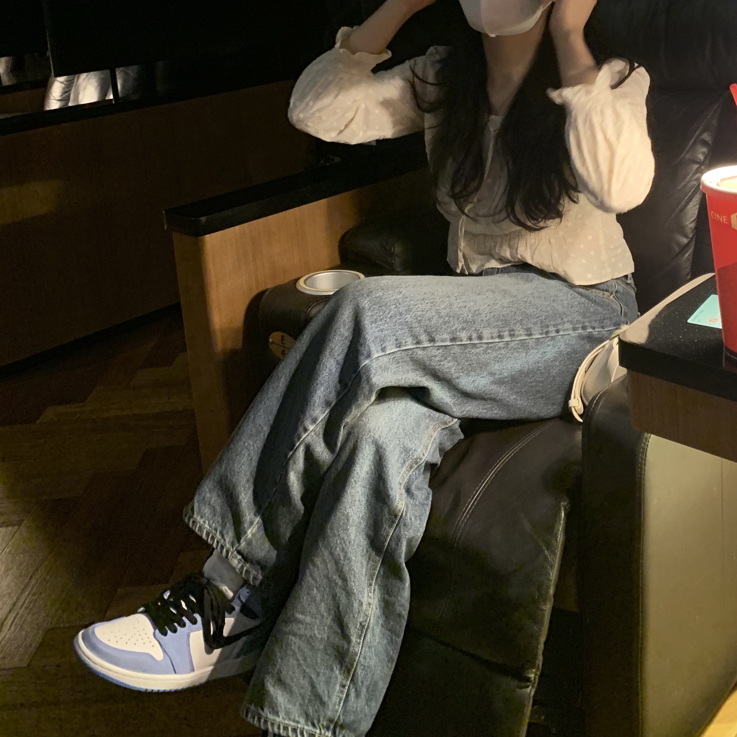 Jordan 1 Retro High OG University Blue 착용 스타일 - 1
