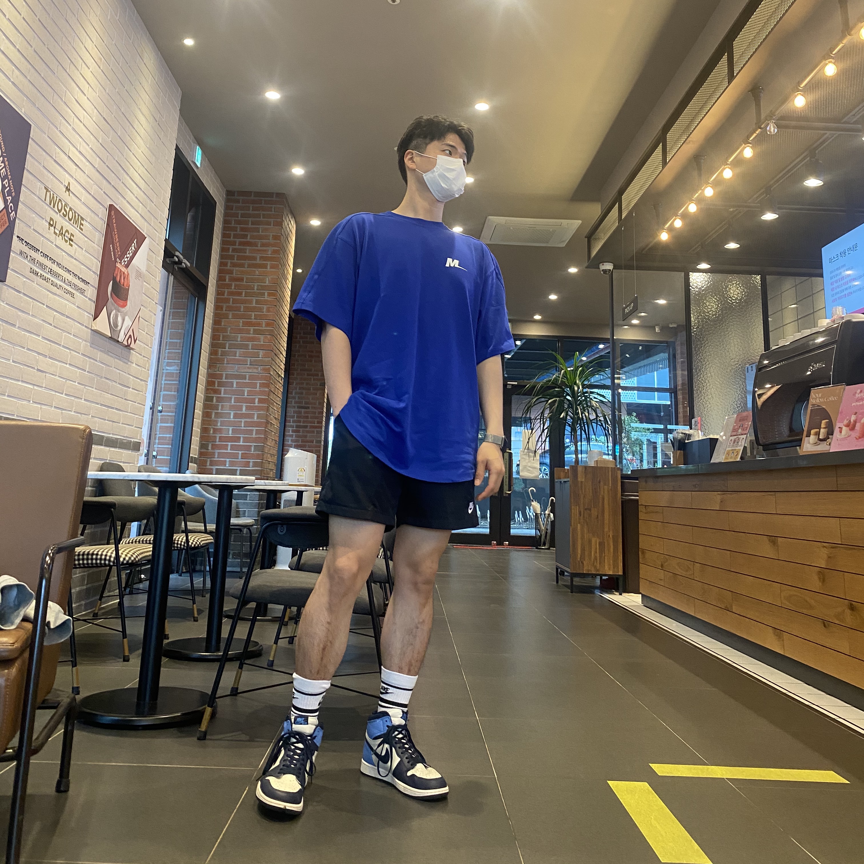 Jordan 1 Retro High Obsidian UNC 착용 스타일