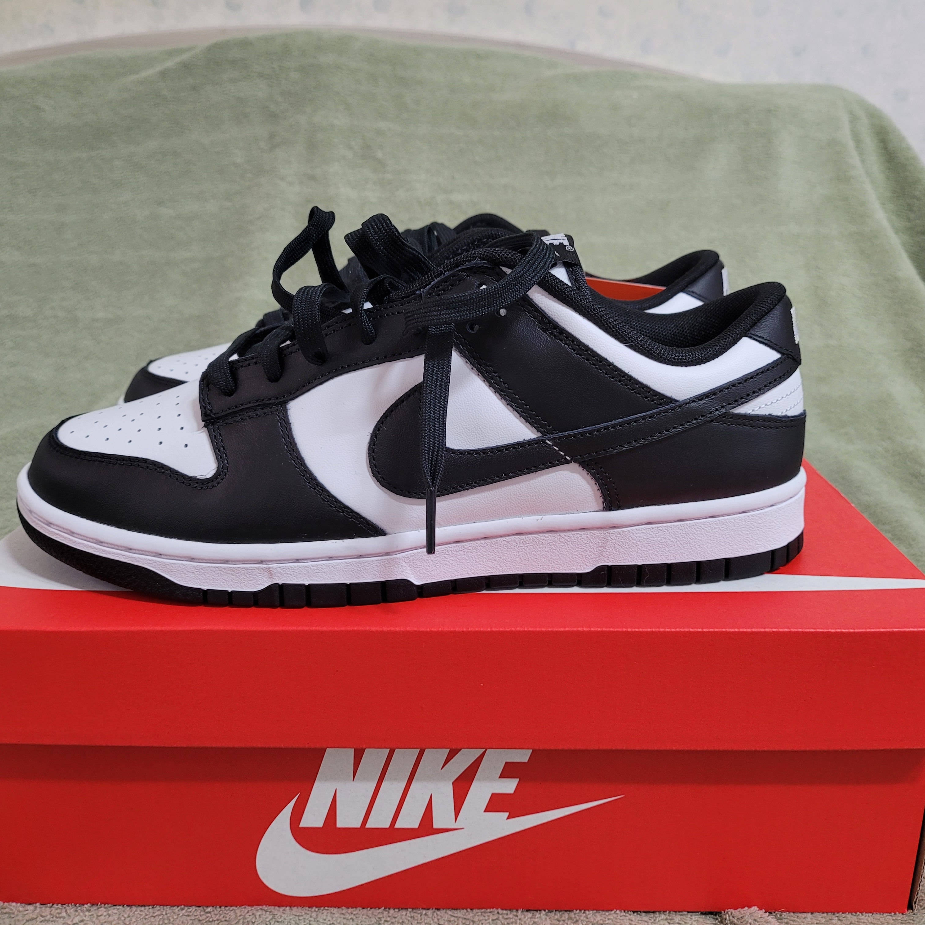 Nike Dunk Low Retro Black 착용 스타일 - 3