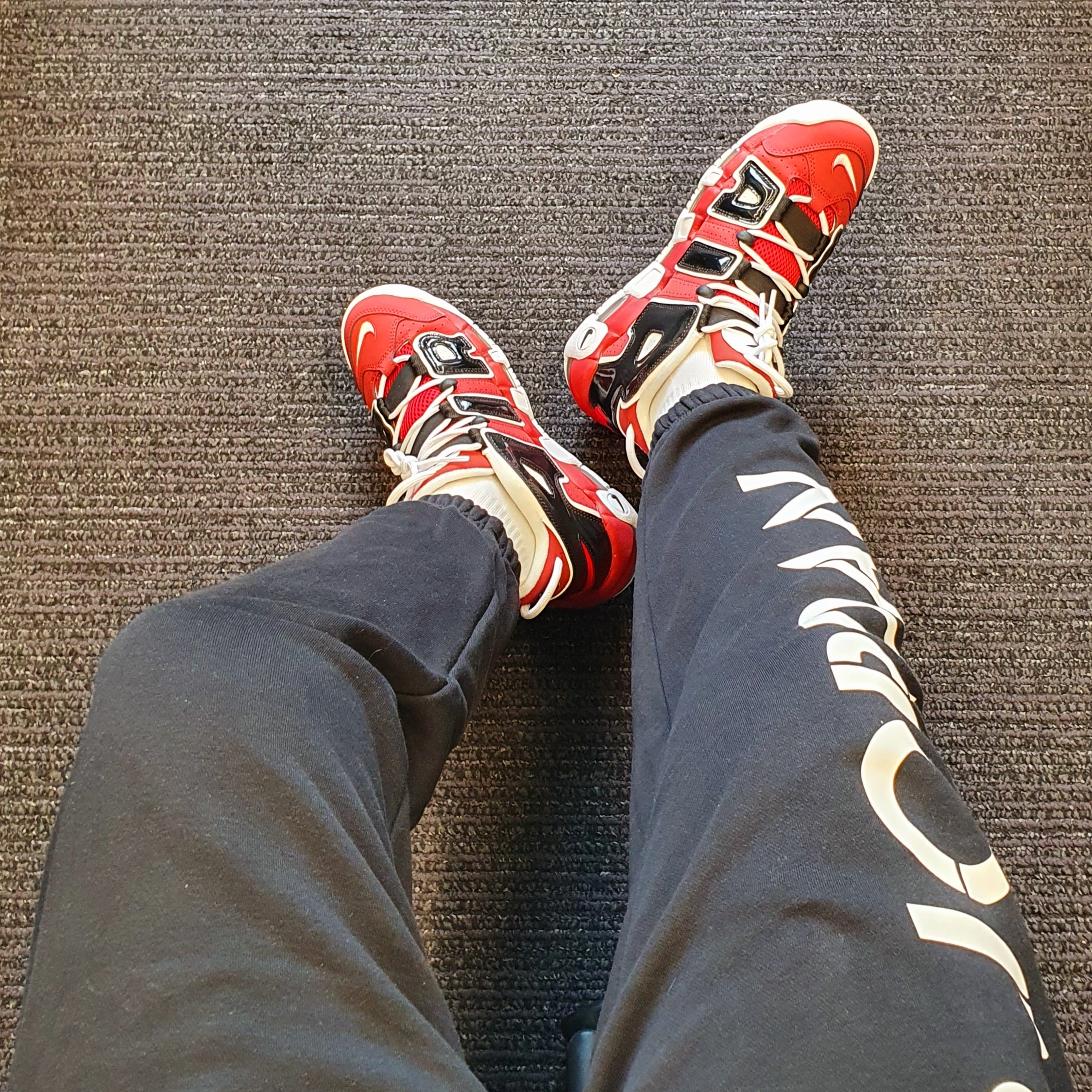 Nike Air More Uptempo 96 Bulls 2021 착용 스타일 - 4