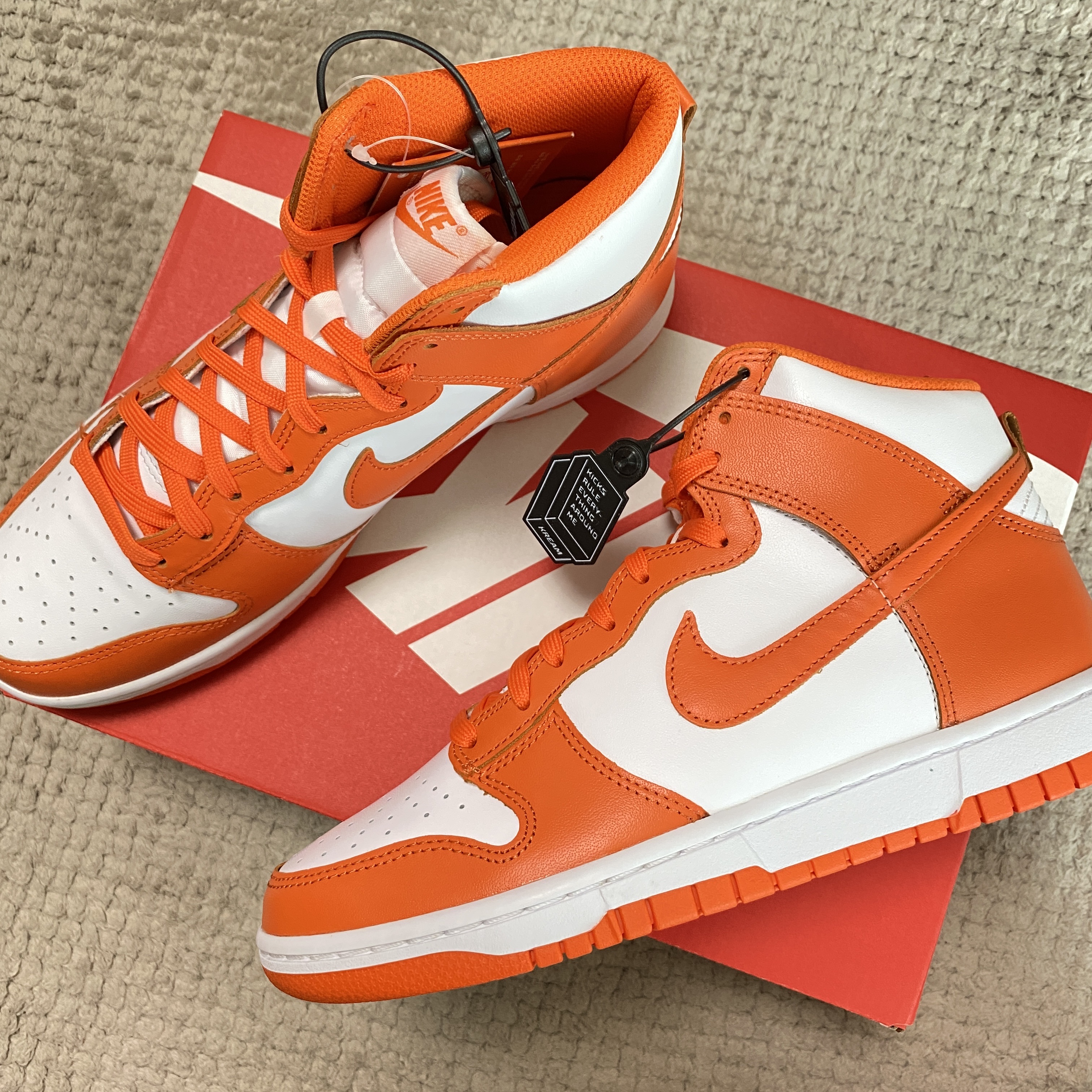 Nike Dunk High Retro Orange Blaze 착용 스타일 - 2