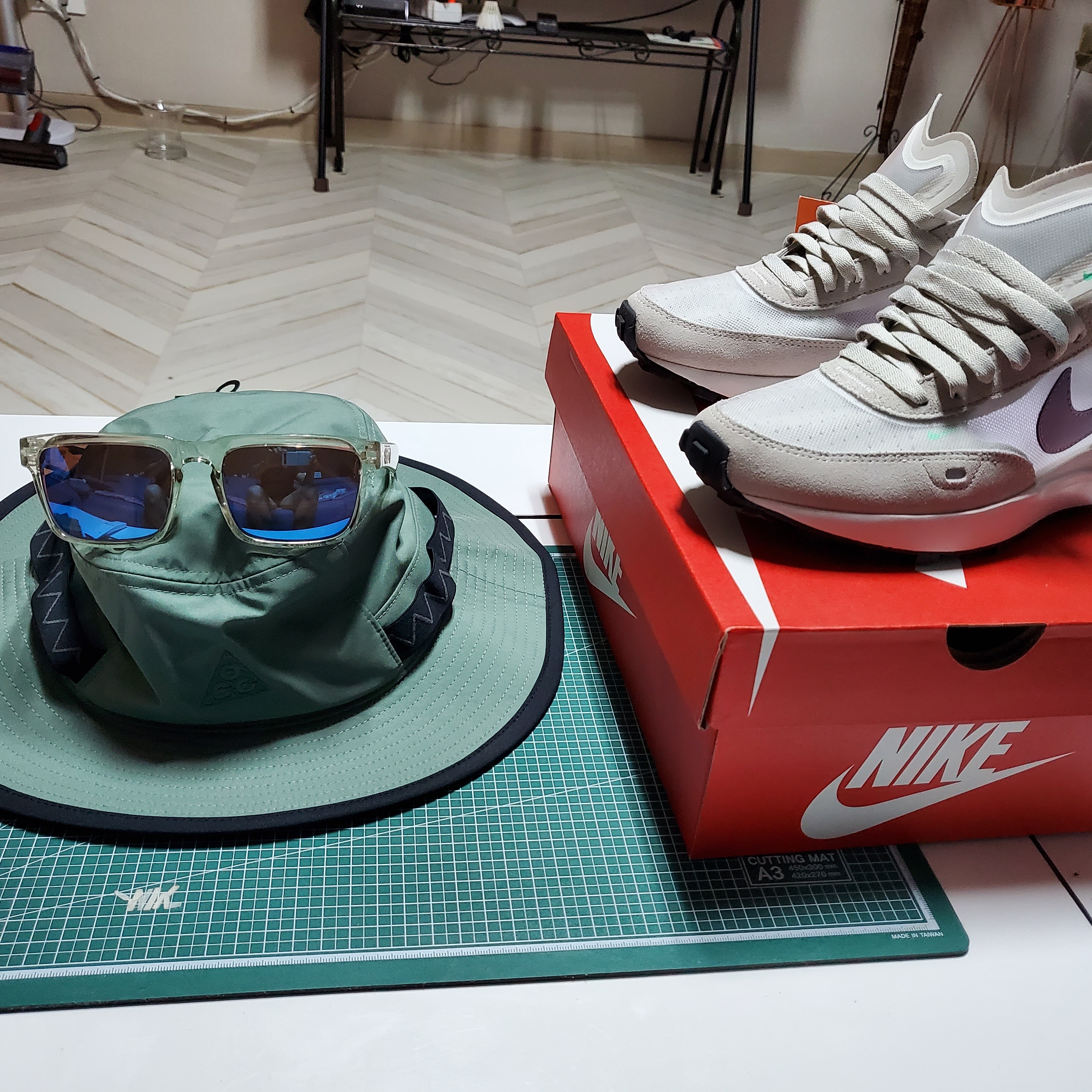 Nike ACG SSNL Bucket Clay Green, (W) Nike Waffle One Underbrush 착용 스타일 - 1