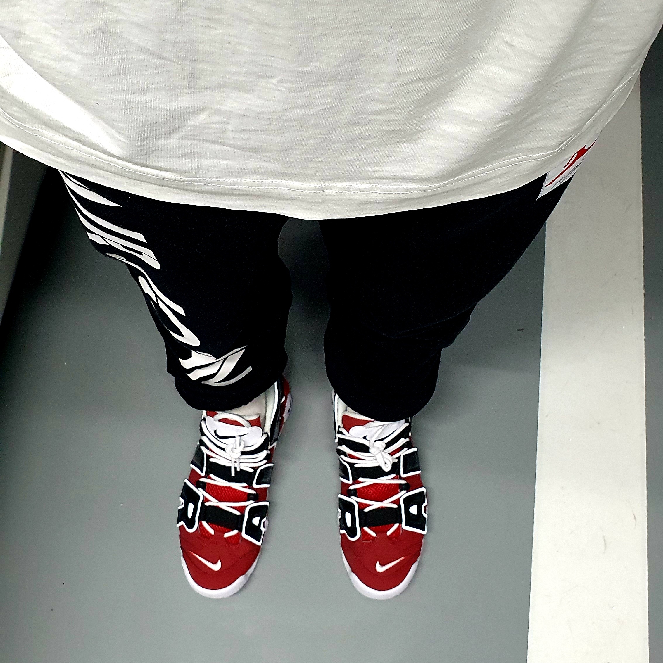 Nike Air More Uptempo 96 Bulls 2021 착용 스타일 - 5