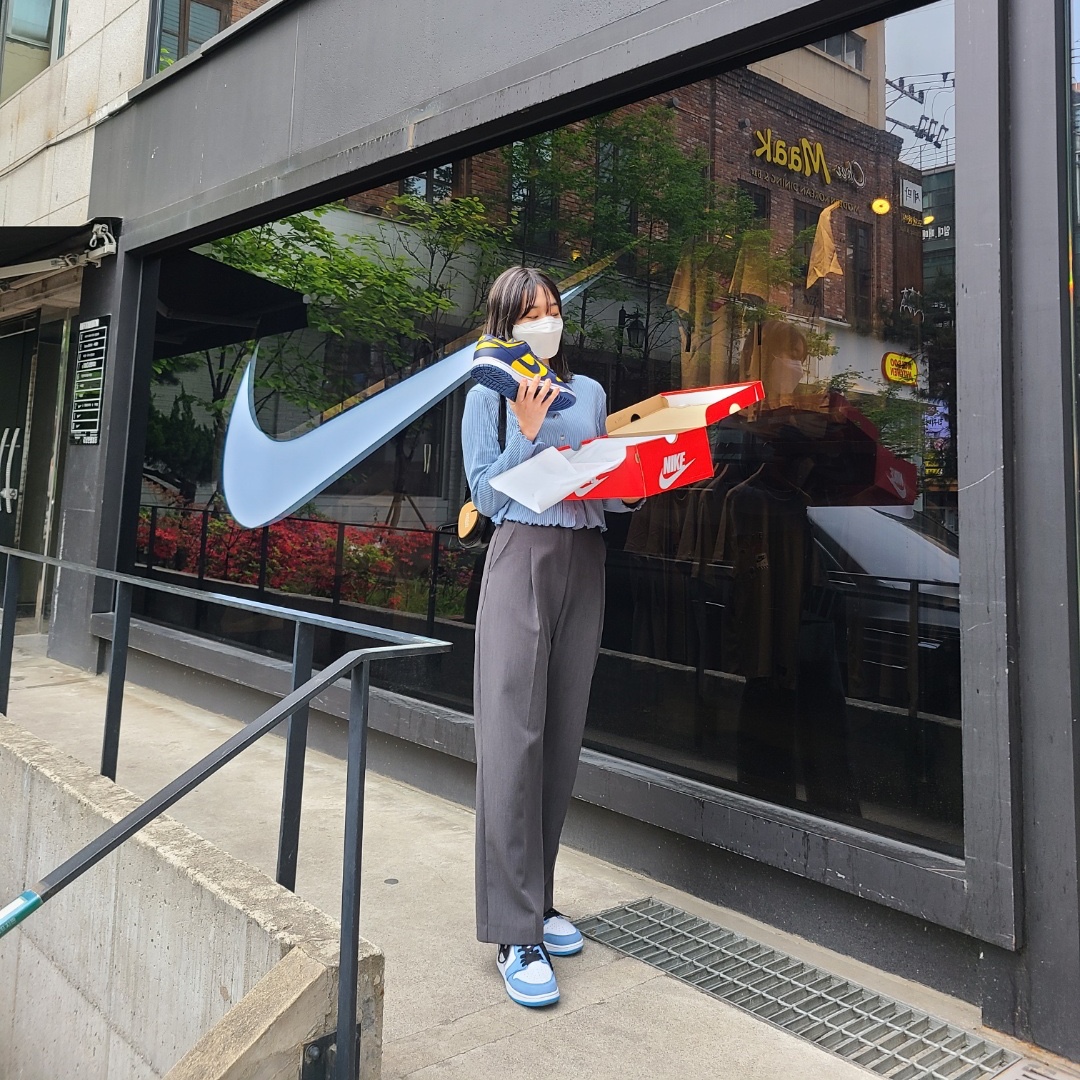 (GS) Jordan 1 Retro High OG University Blue, Nike Dunk Low Retro Varsity Maize 착용 스타일