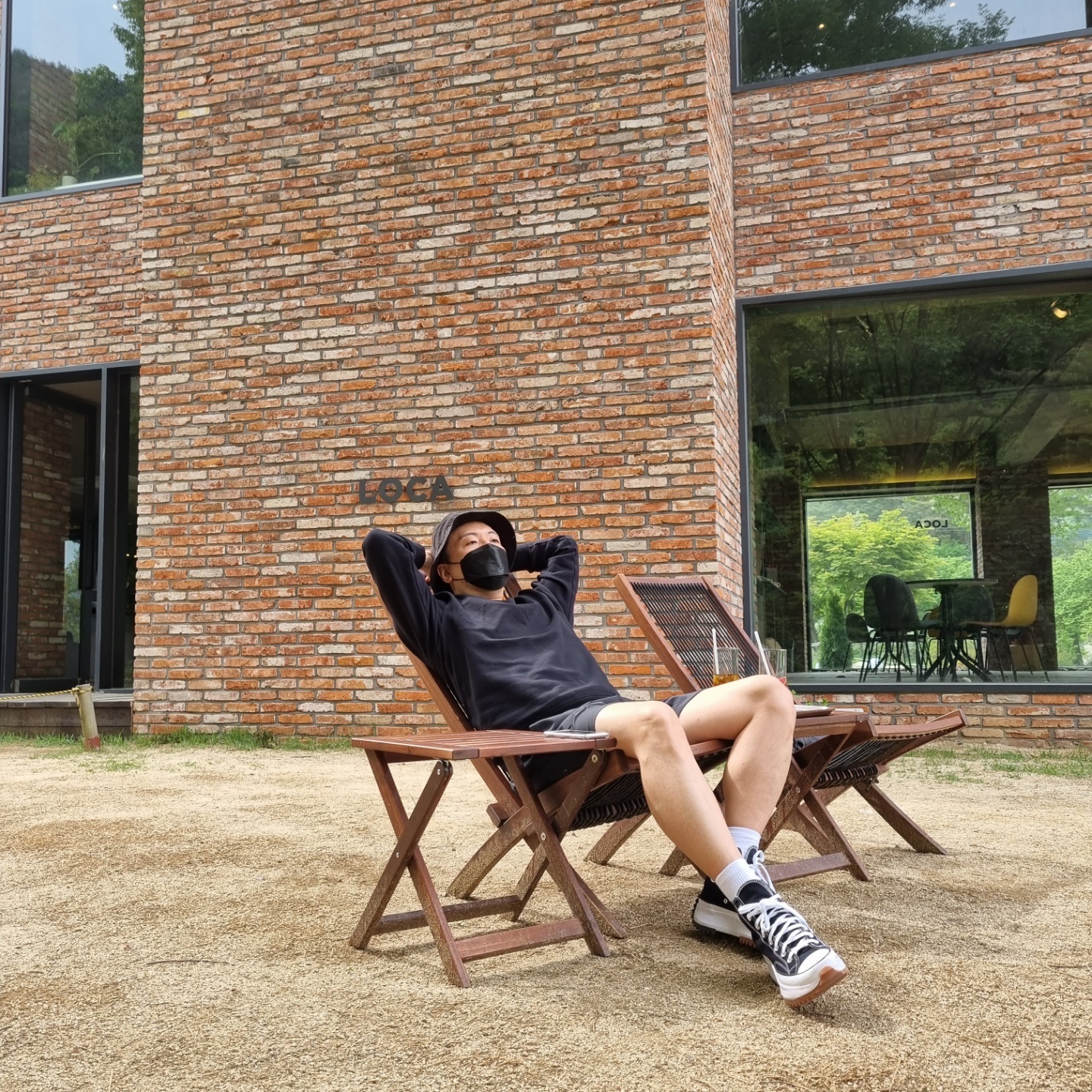 Converse Run Star Hike Hi Black White Gum 착용 스타일