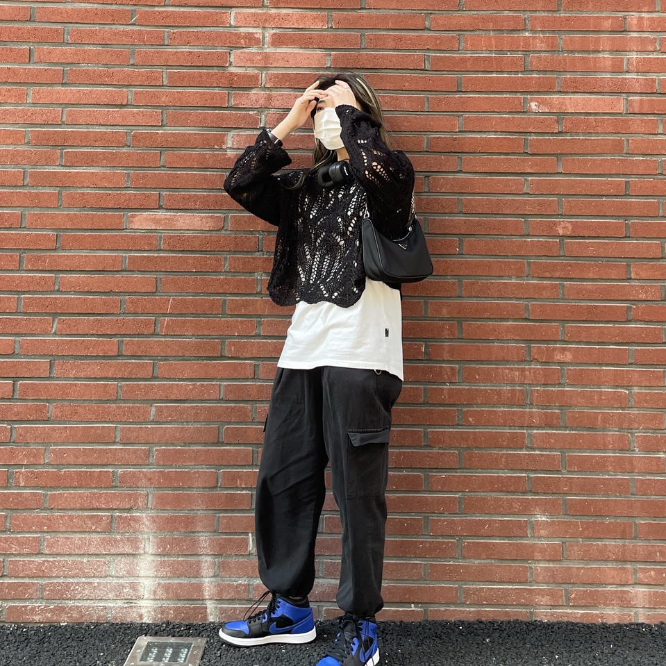 Jordan 1 Mid Black Hyper Royal 착용 스타일