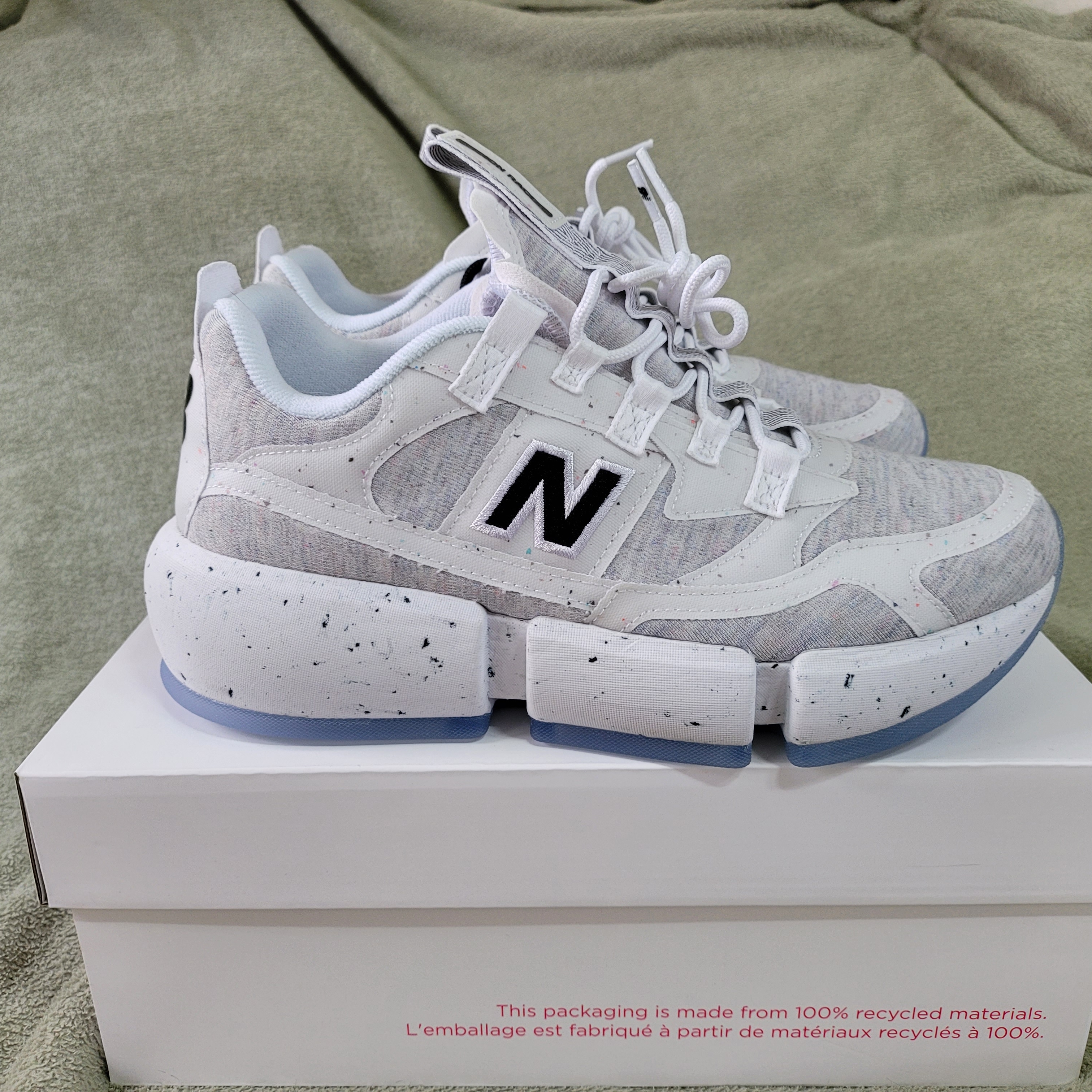 New Balance x Jaden Smith Vision Racer Natural 착용 스타일 - 3