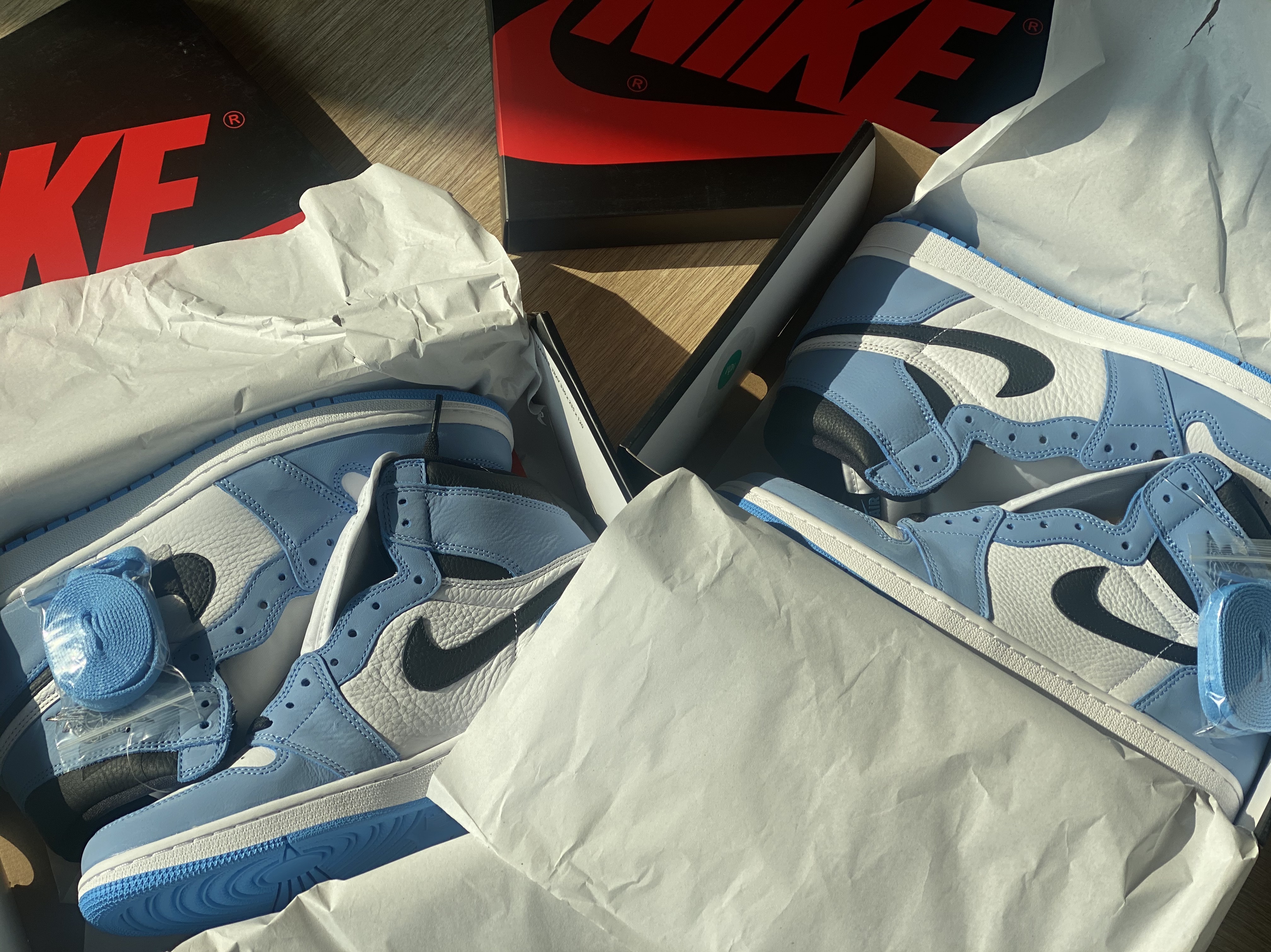 Jordan 1 Retro High OG University Blue 착용 스타일
