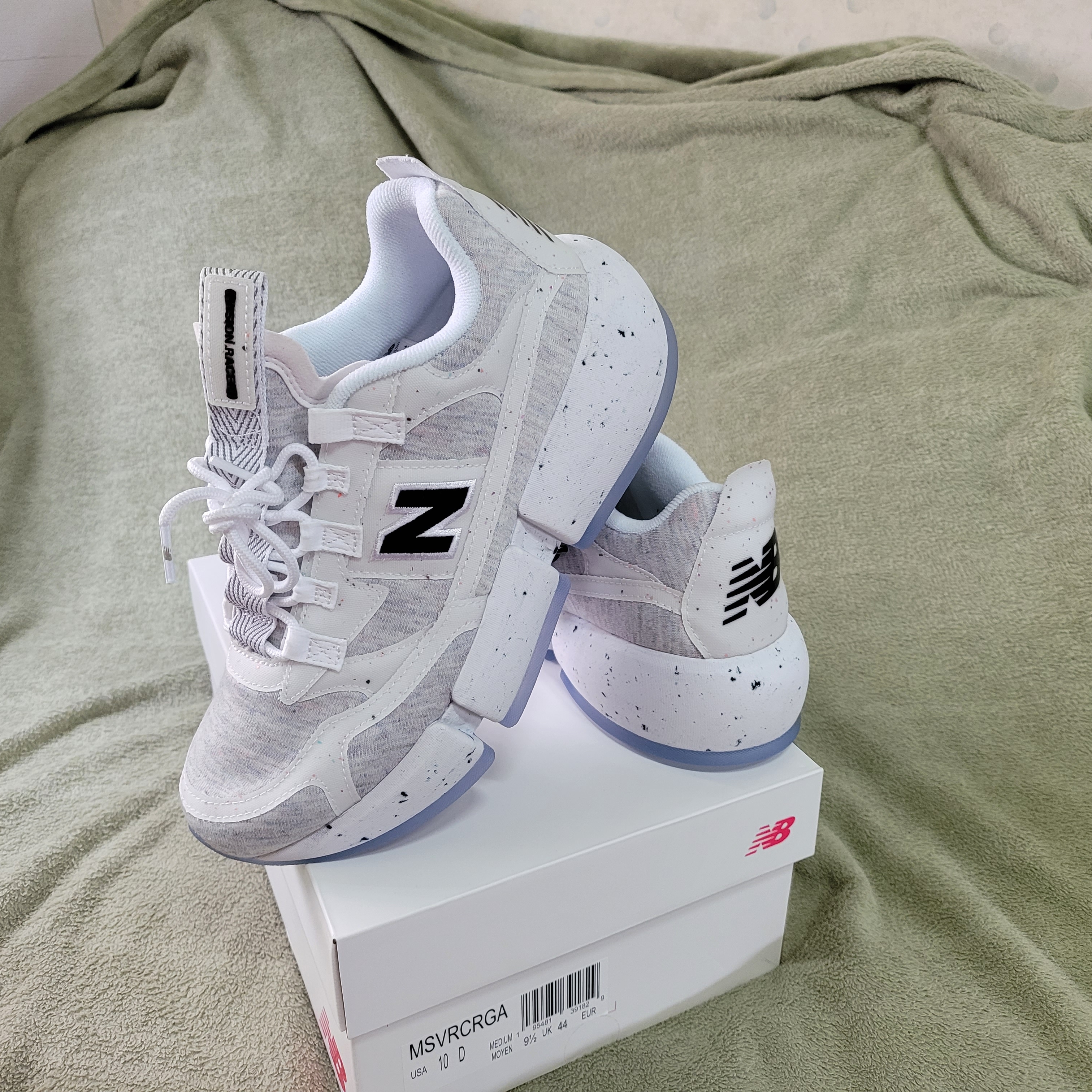 New Balance x Jaden Smith Vision Racer Natural 착용 스타일 - 4