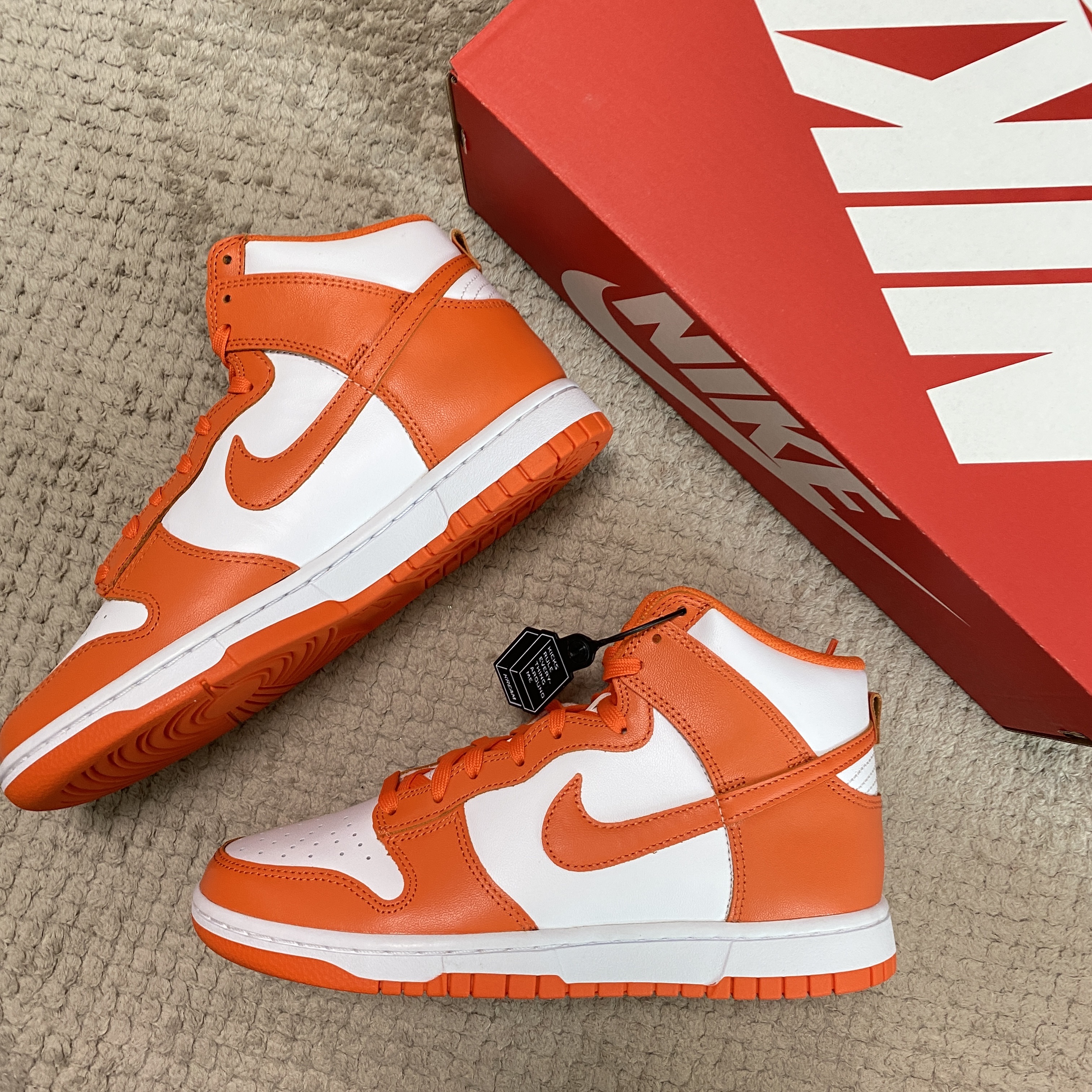 Nike Dunk High Retro Orange Blaze 착용 스타일 - 1