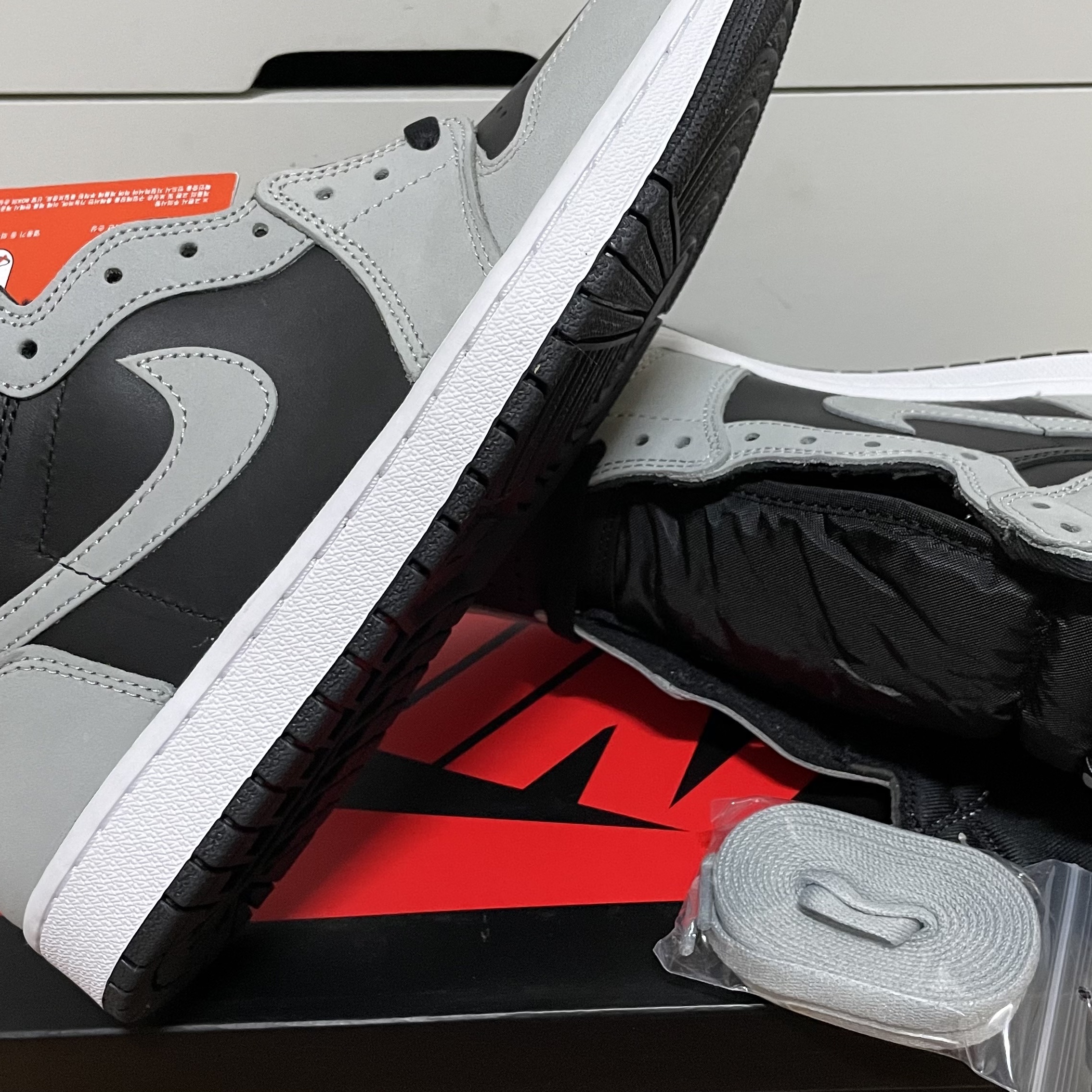 Jordan 1 Mid White Shadow 착용 스타일 - 3