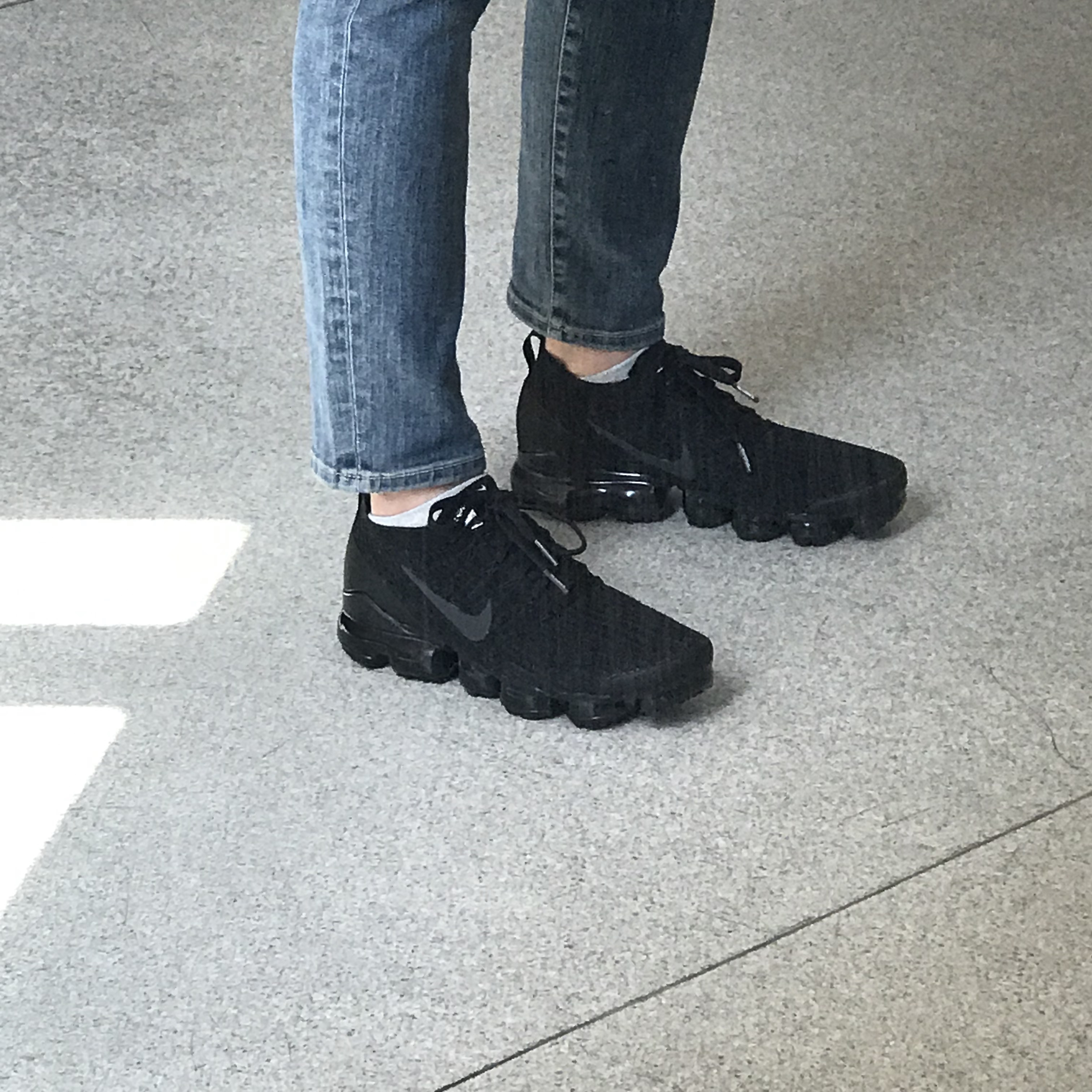 Nike Air VaporMax Flyknit 3.0 Triple Black 착용 스타일 - 1