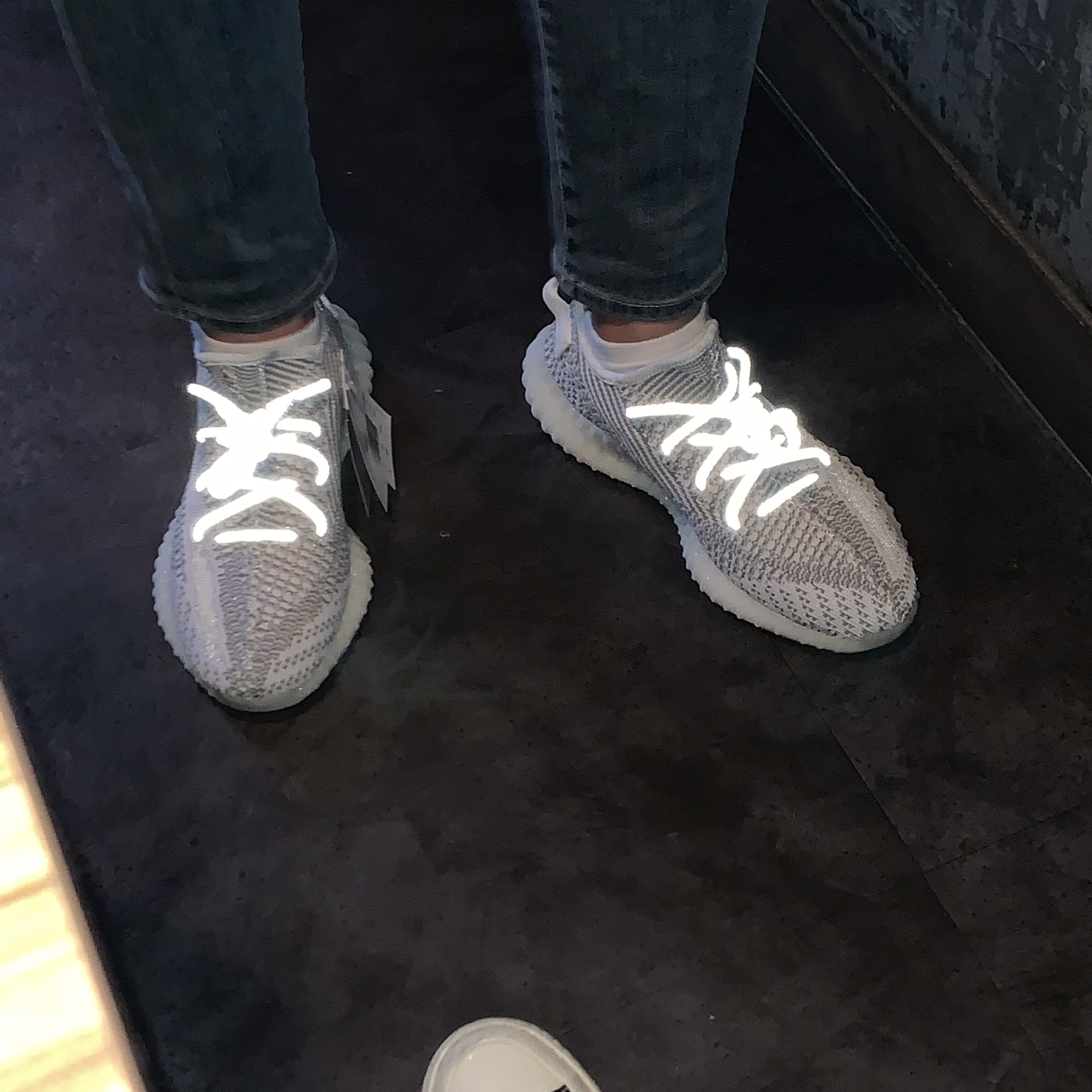 Adidas Yeezy Boost 350 V2 Static - Non-Reflective 2018 착용 스타일