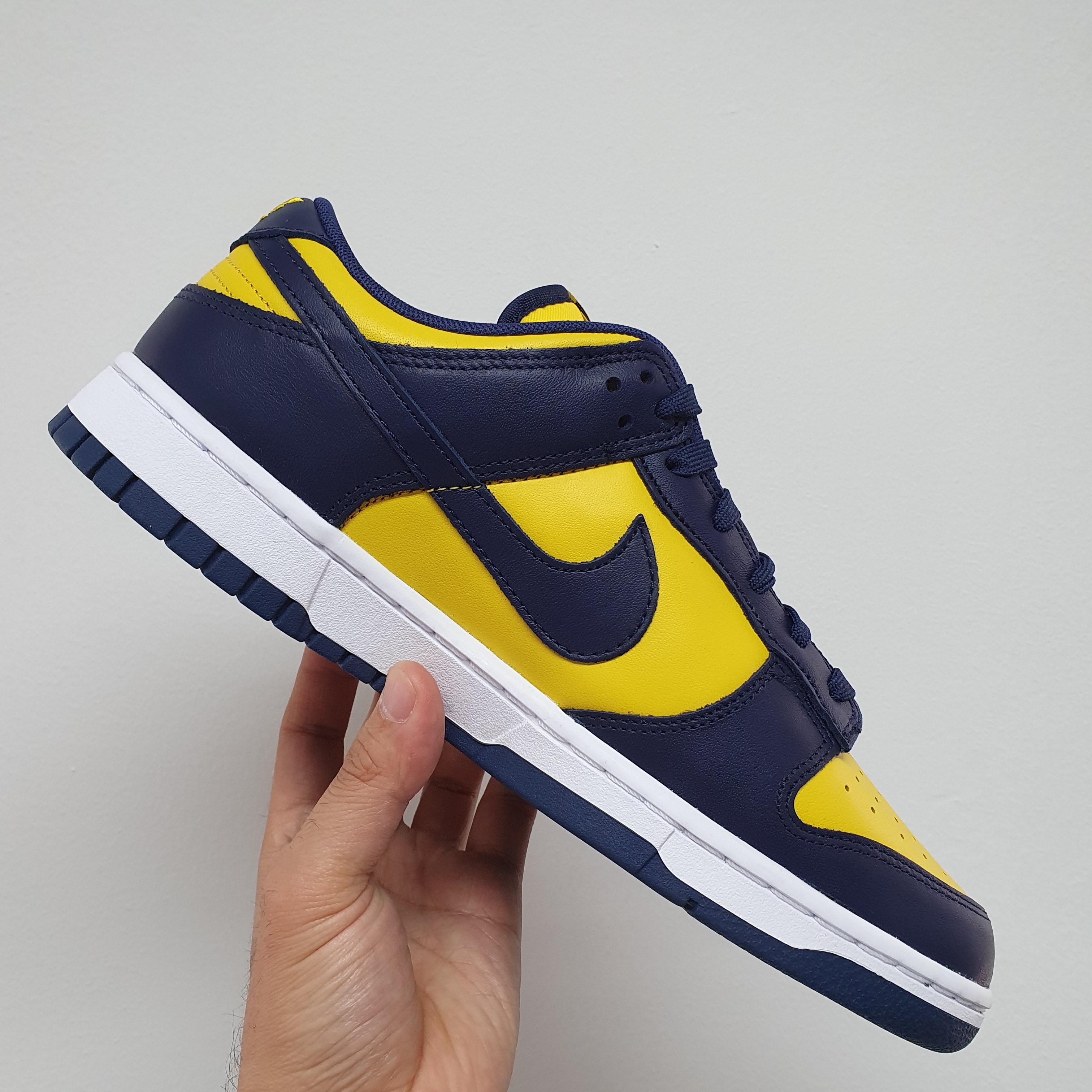 Nike Dunk Low Retro Varsity Maize, (GS) Nike Dunk Low Varsity Maize 착용 스타일 - 3