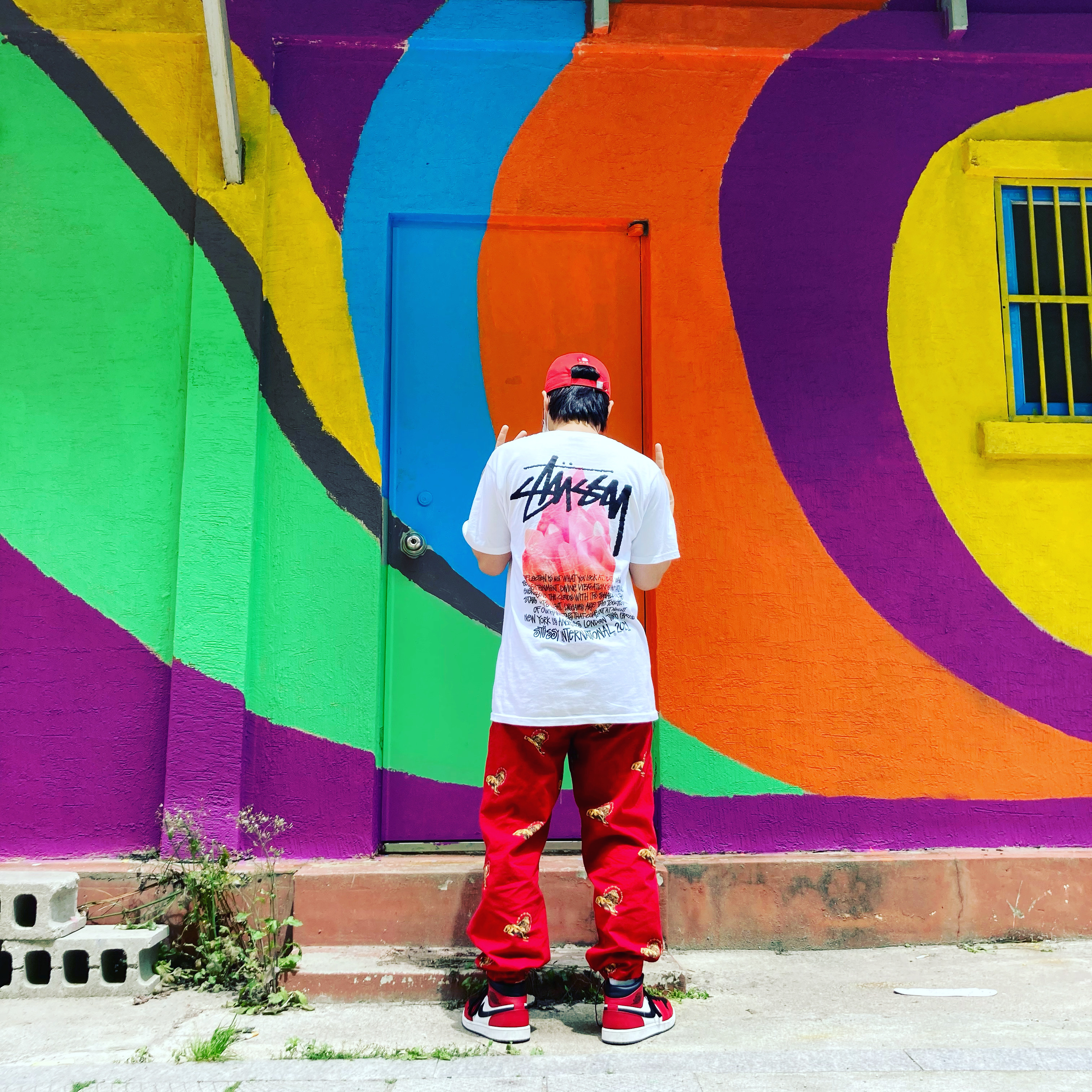Stussy Reflection T-Shirt White, Jordan 1 Mid Chicago Black Toe 착용 스타일