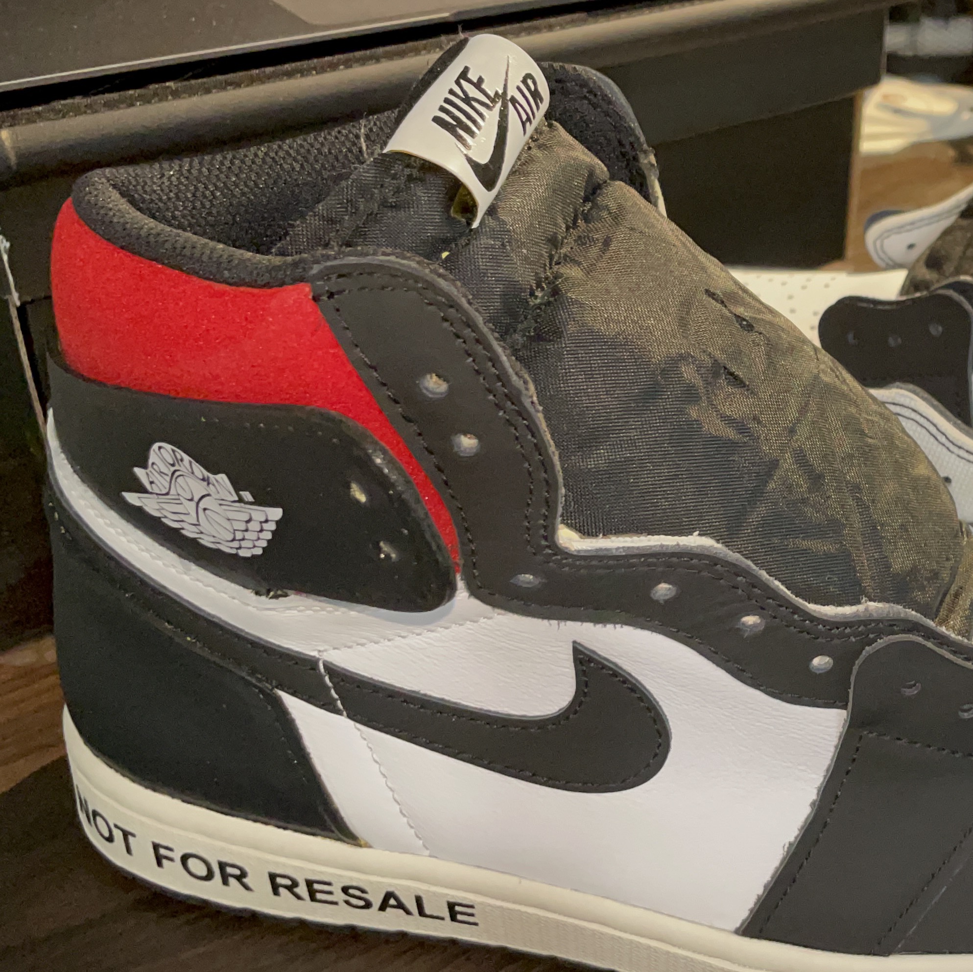 Jordan 1 Retro High OG Volt Gold 착용 스타일 - 2